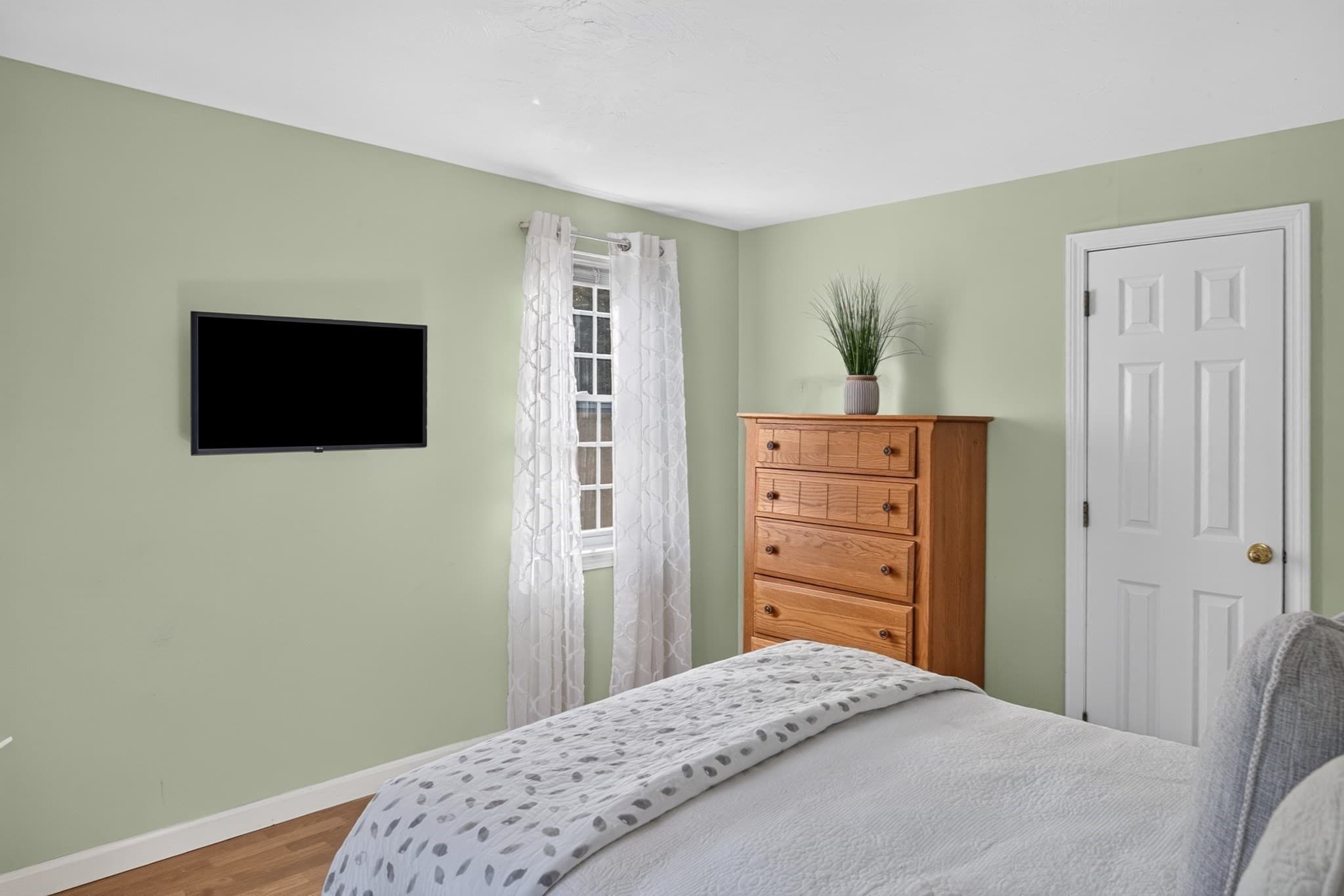 Single Family Residence at 115 Dove Hill Rd, Falmouth MA 02556, Falmouth, photo 16 of 39