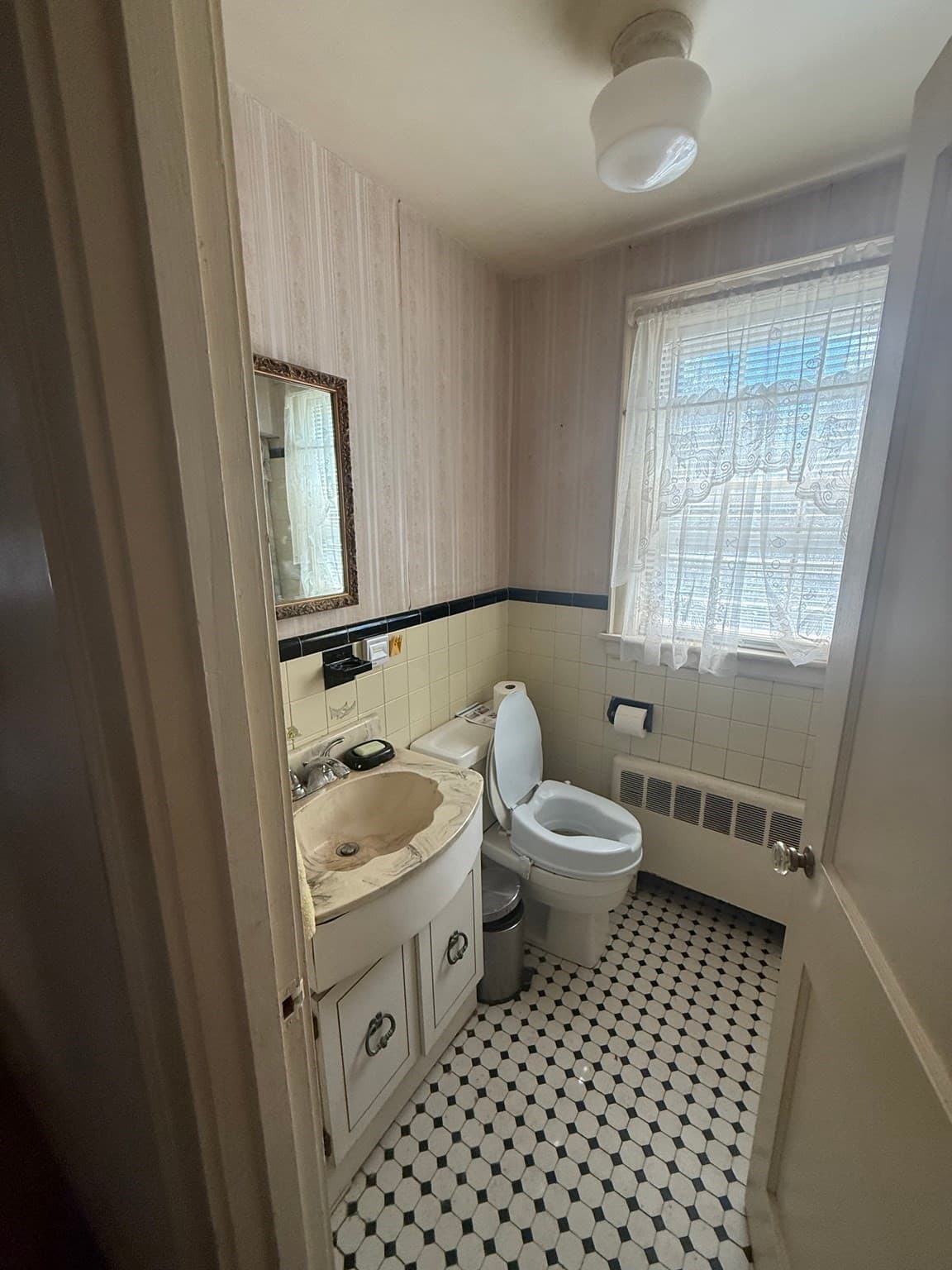 Single Family Residence at 6 Reservoir Park, Needham MA 02494, Needham, photo 13 of 17
