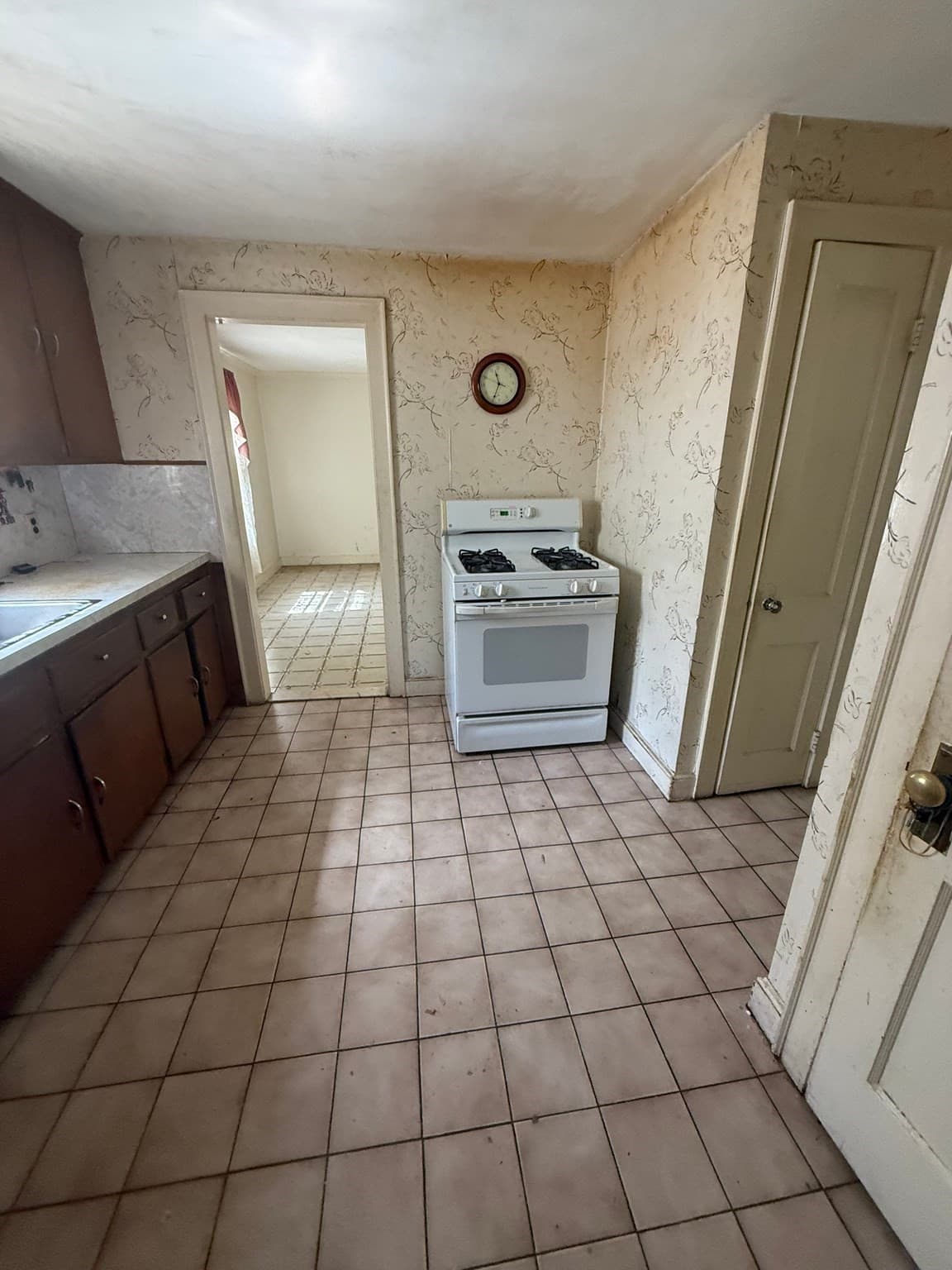 Single Family Residence at 6 Reservoir Park, Needham MA 02494, Needham, photo 5 of 17