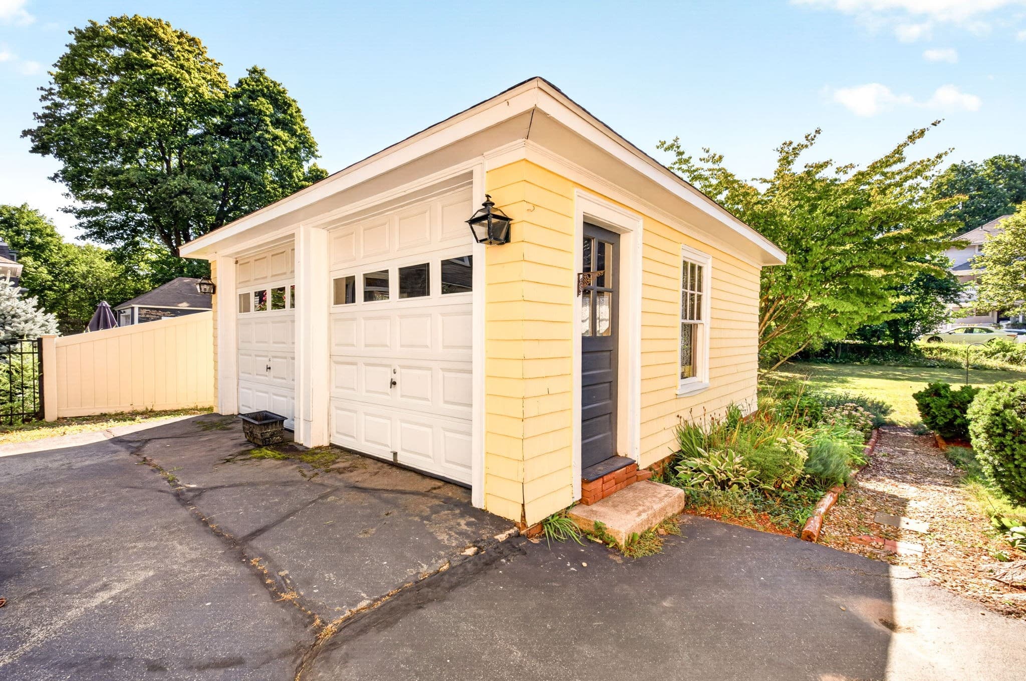 Single Family Residence at 21 Grant St, North Attleboro MA 02760, North Attleboro, photo 4 of 34