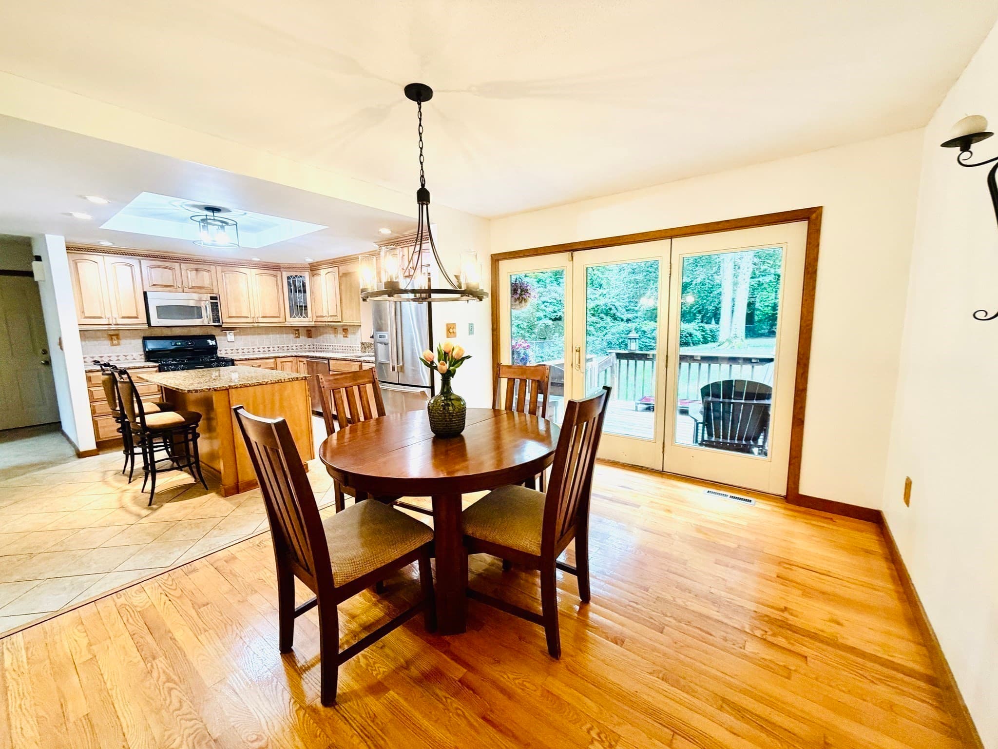 Single Family Residence at 133 Cottonwood Ln, Agawam MA 01001, Agawam, photo 13 of 38