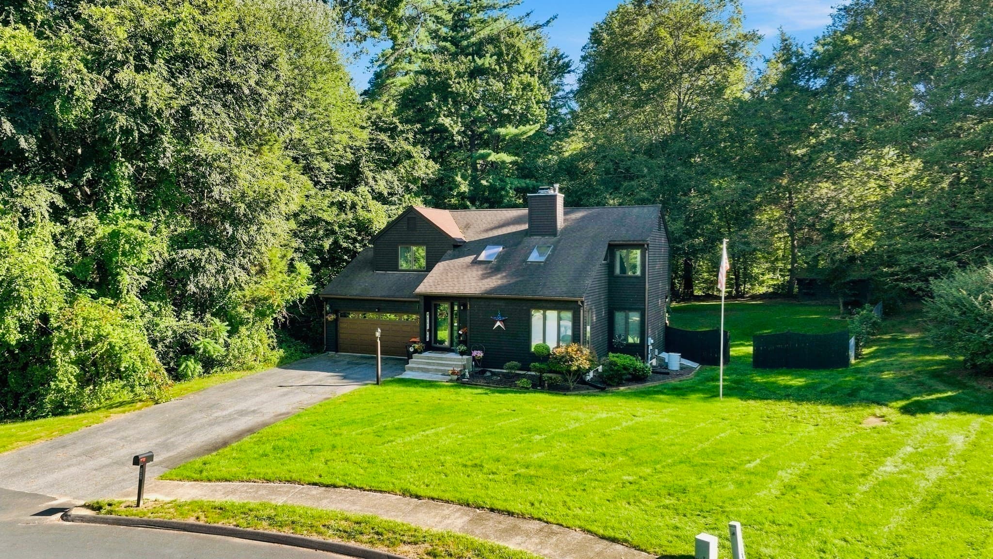 133 Cottonwood Ln, Agawam MA 01001