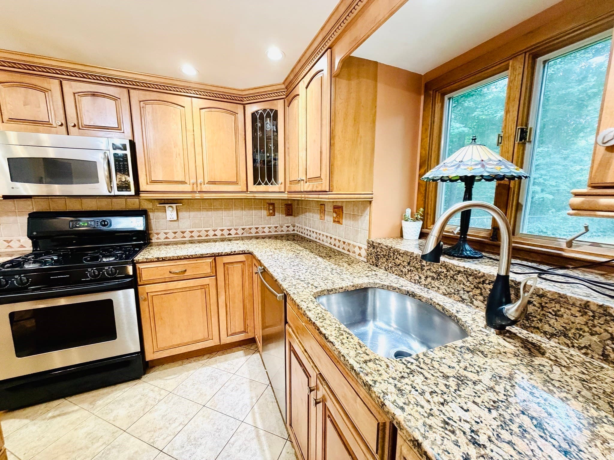 Single Family Residence at 133 Cottonwood Ln, Agawam MA 01001, Agawam, photo 11 of 38
