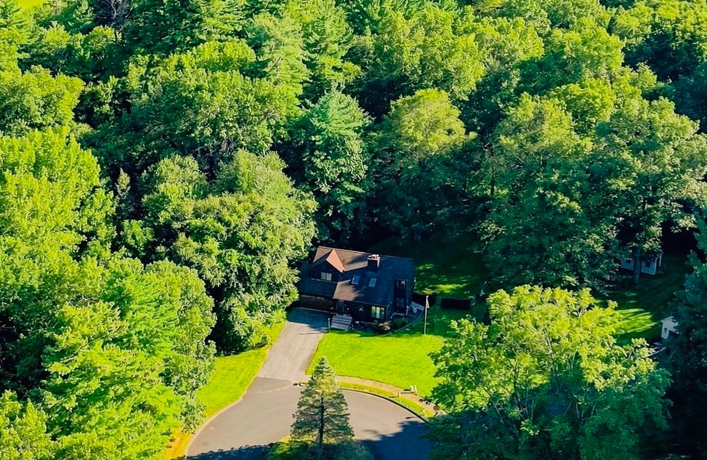 Single Family Residence at 133 Cottonwood Ln, Agawam MA 01001, Agawam, photo 4 of 38