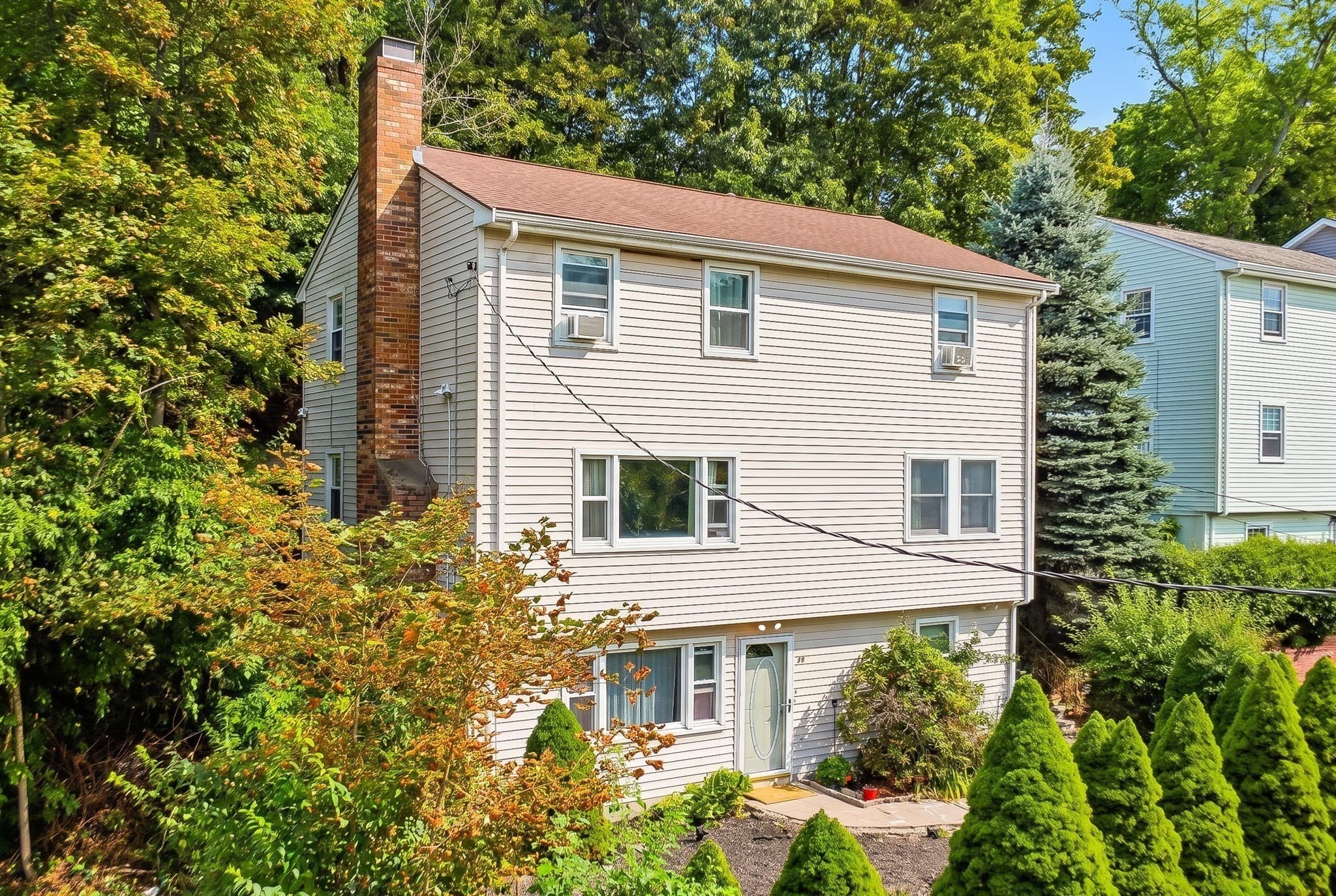 24 College Farm Rd, Waltham MA 02451