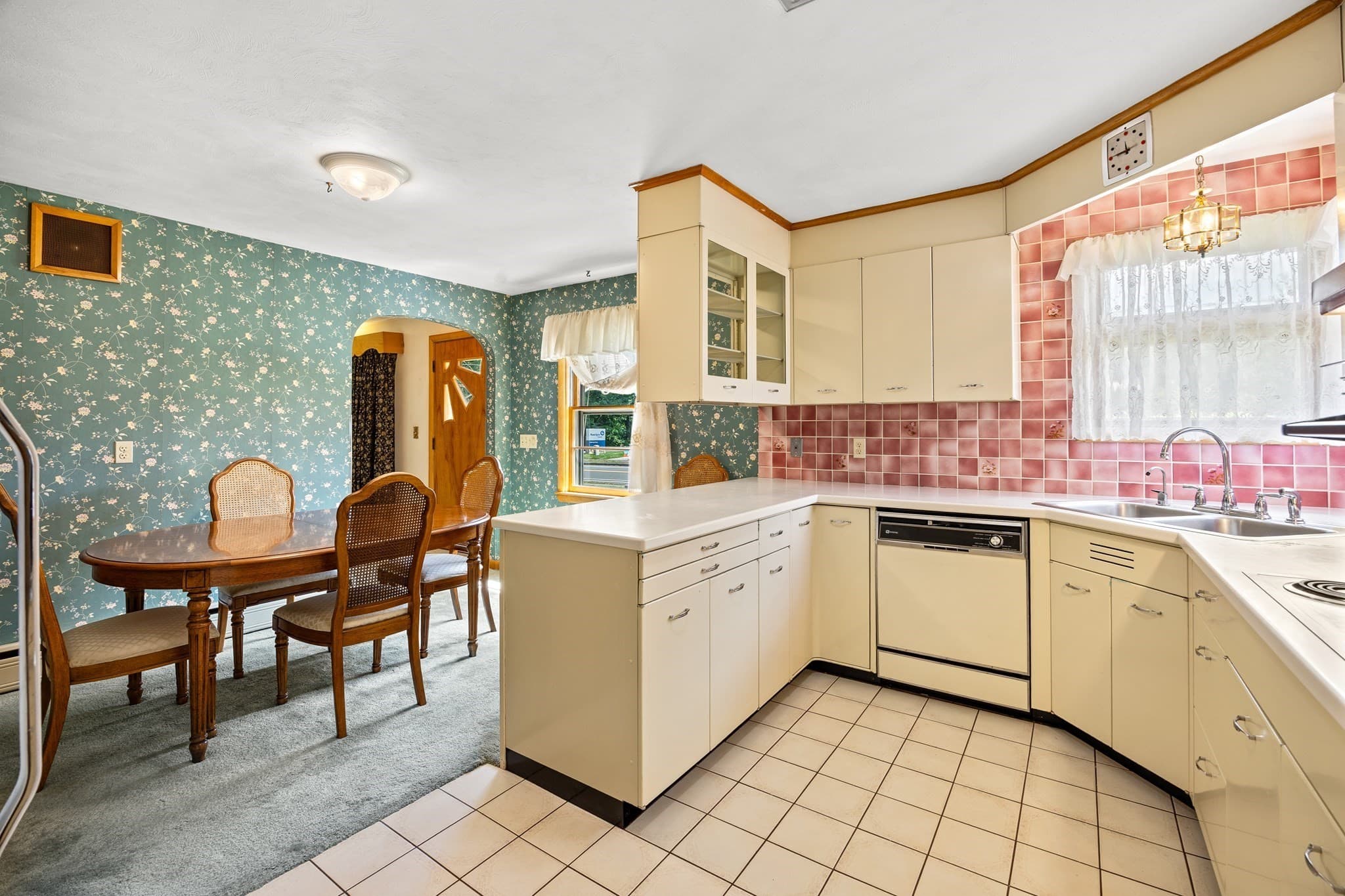 Multi Family at 538 Newton Street, South Hadley MA 01075, South Hadley, photo 10 of 42