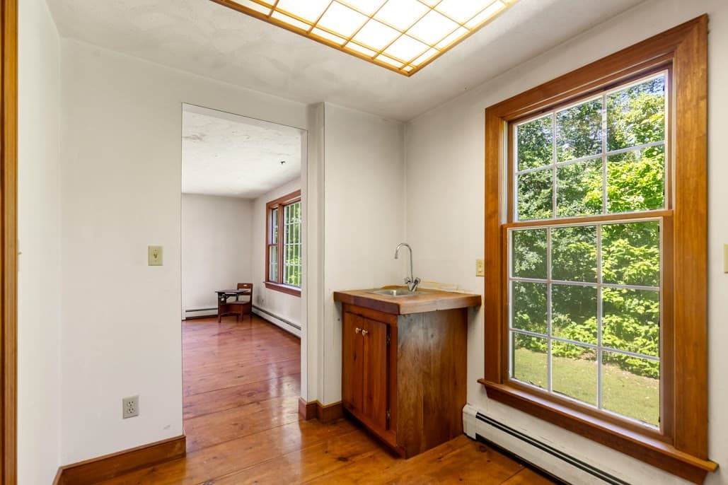 Single Family Residence at 220 Essex St, Lynnfield MA 01940, Lynnfield, photo 17 of 42