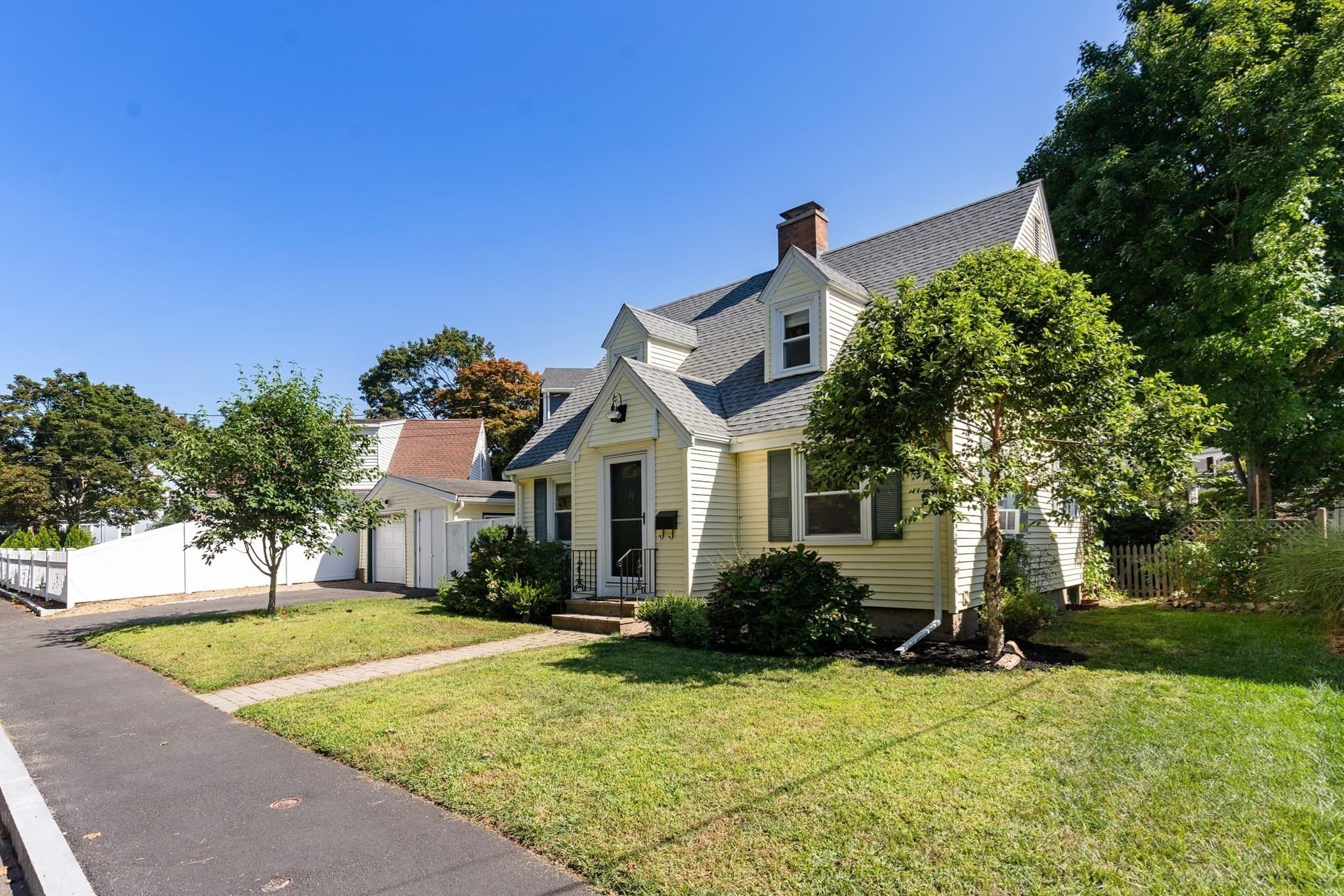 Single Family Residence at 37 West Street, Marblehead MA 01945, Marblehead, photo 2 of 31