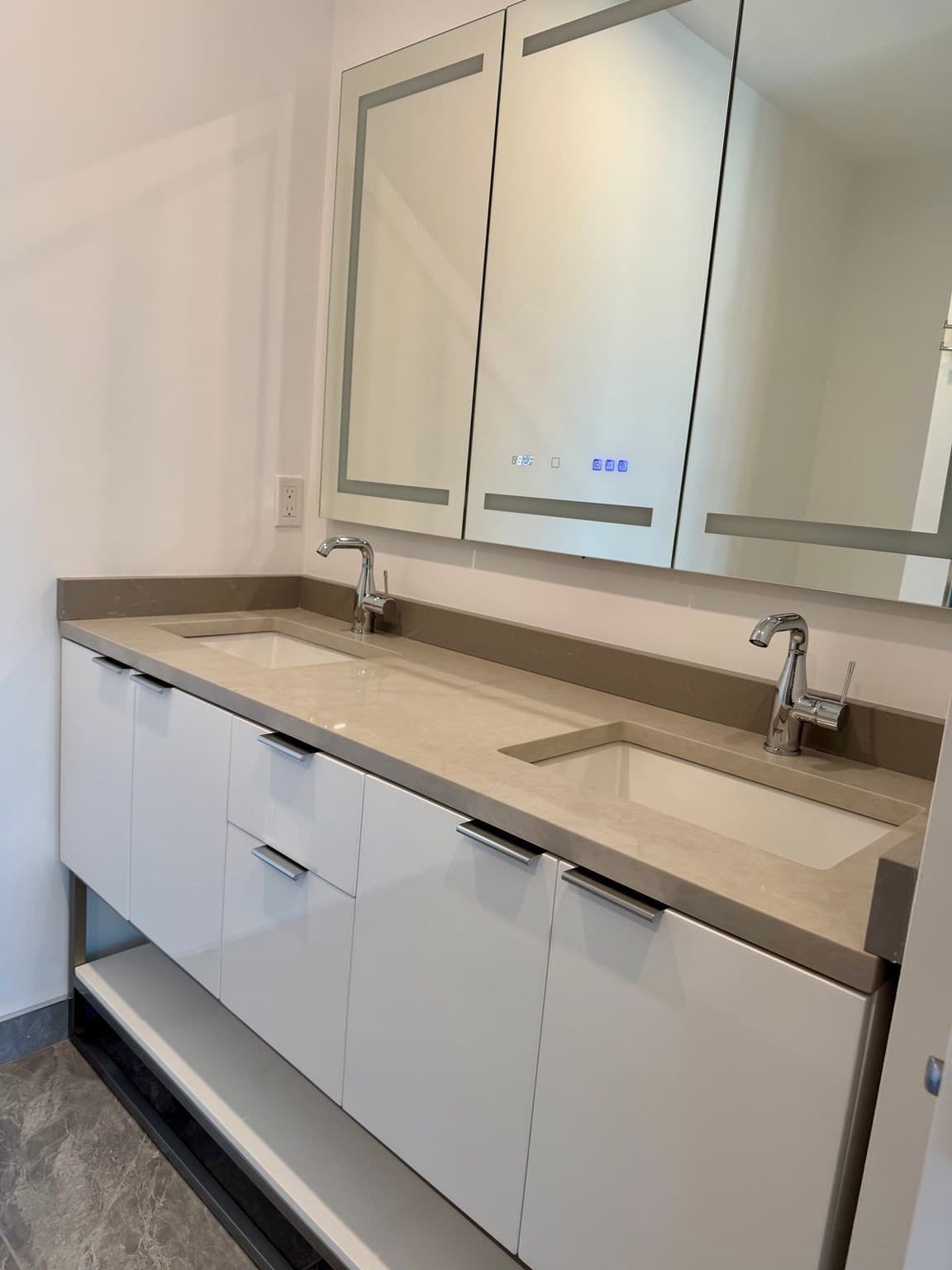 Condominium at 1001 Shirley St # 3, Winthrop MA 02152, Winthrop, photo 11 of 14