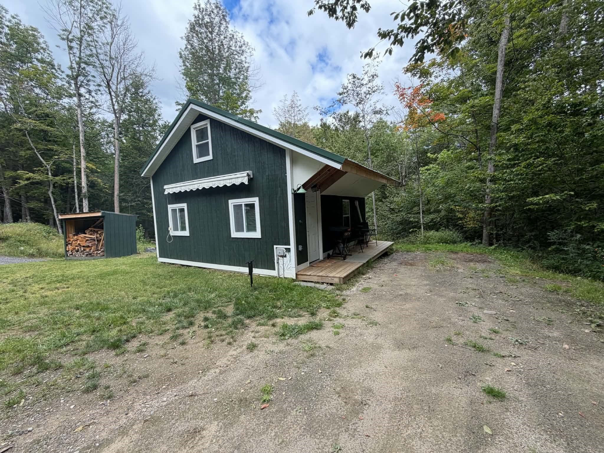 27 Navaho Ln, Heath MA 01346