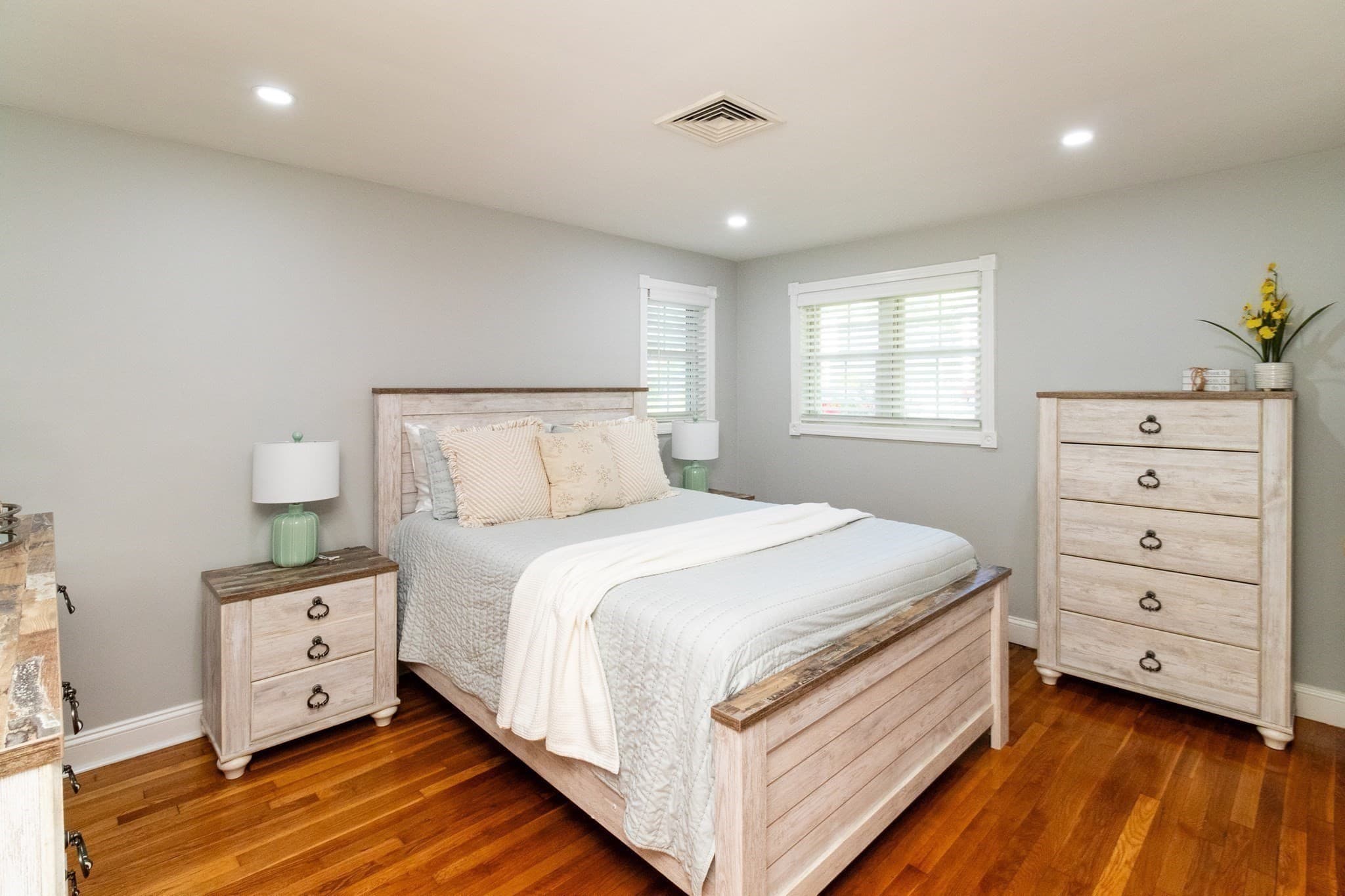 Single Family Residence at 933 Washington St, Easton MA 02375, Easton, photo 15 of 36