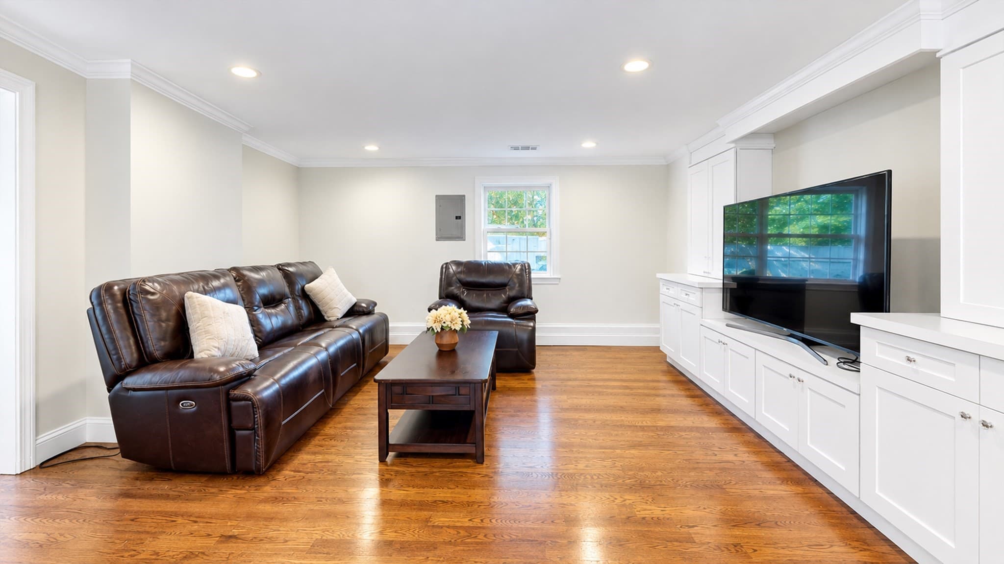 Single Family Residence at 9 Fells Circle, Wellesley MA 02482, Wellesley, photo 3 of 27