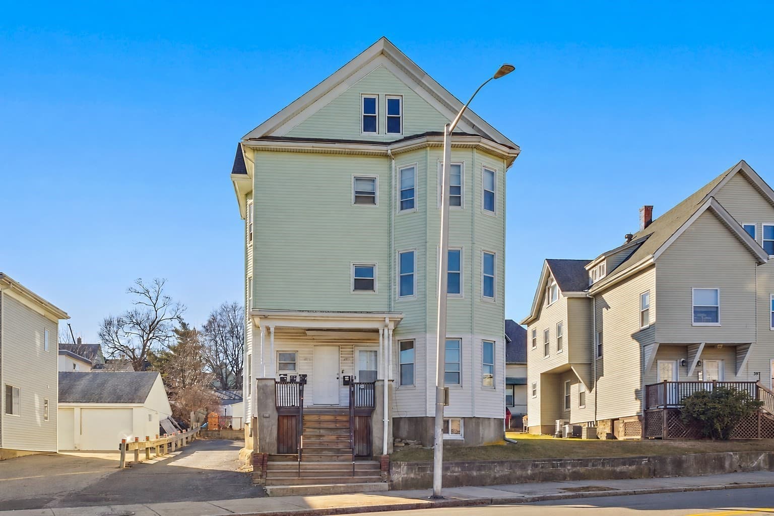 403-405 Ferry St, Malden MA 02148