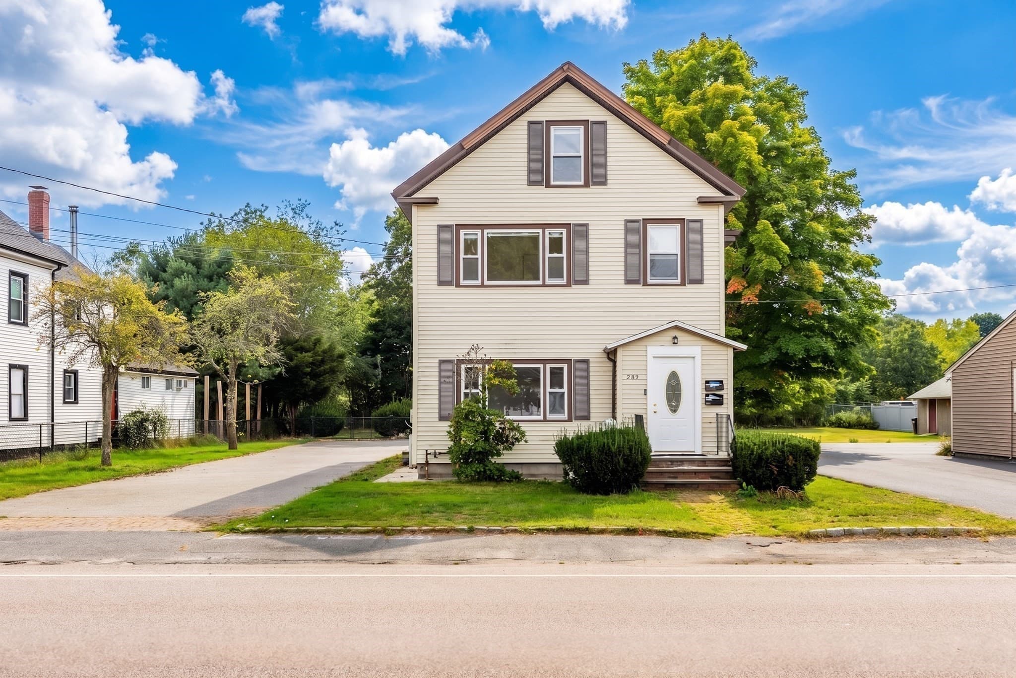 Multi Family at 289 Milton St, Dedham MA 02026, photo 2 of 33