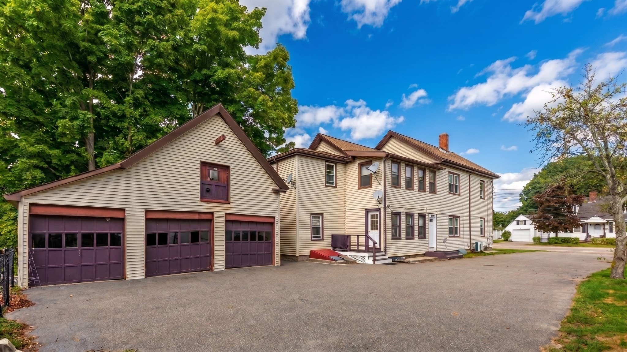 Multi Family at 289 Milton St, Dedham MA 02026, photo 3 of 33
