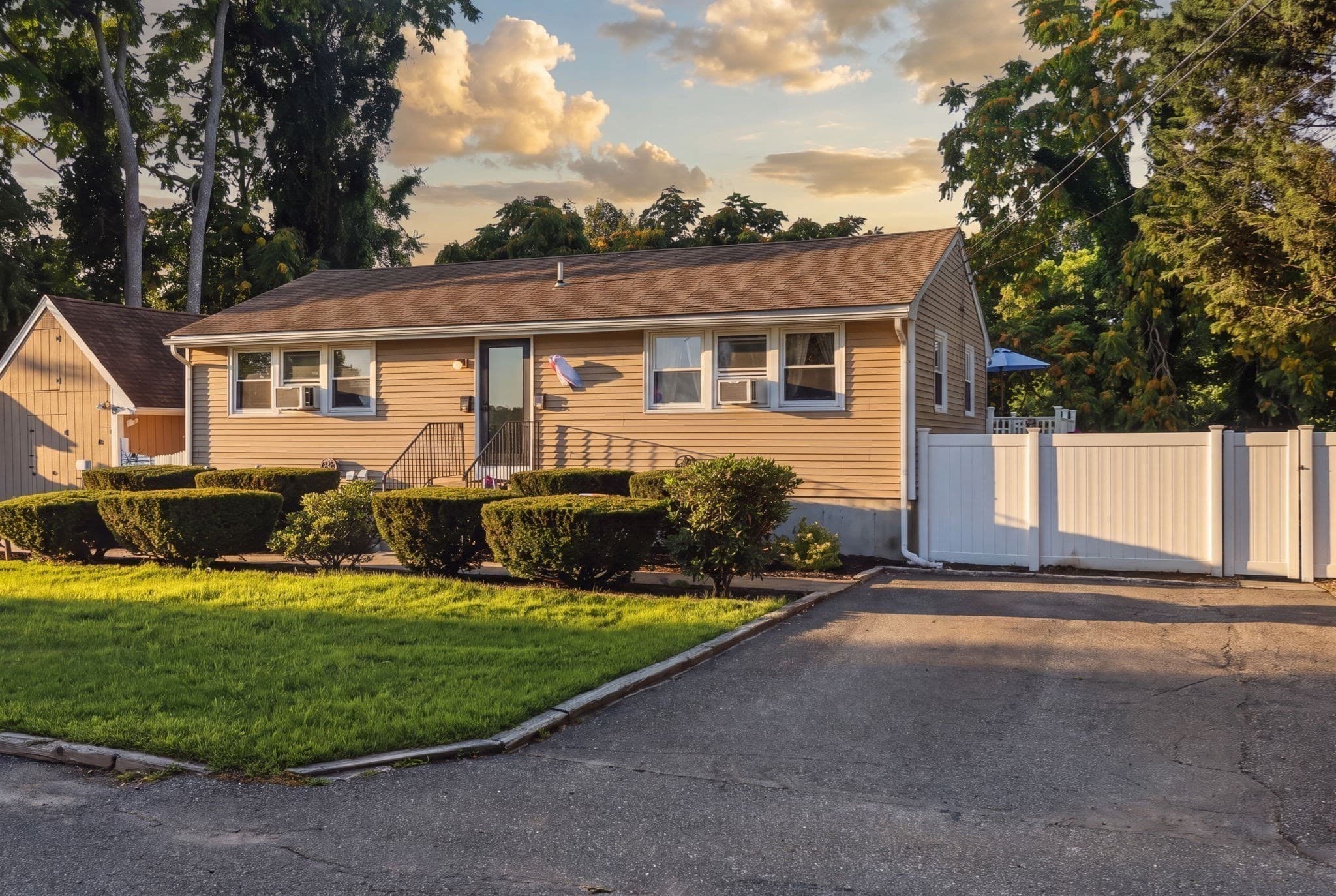 99 Central St # 99, Woburn MA 01801