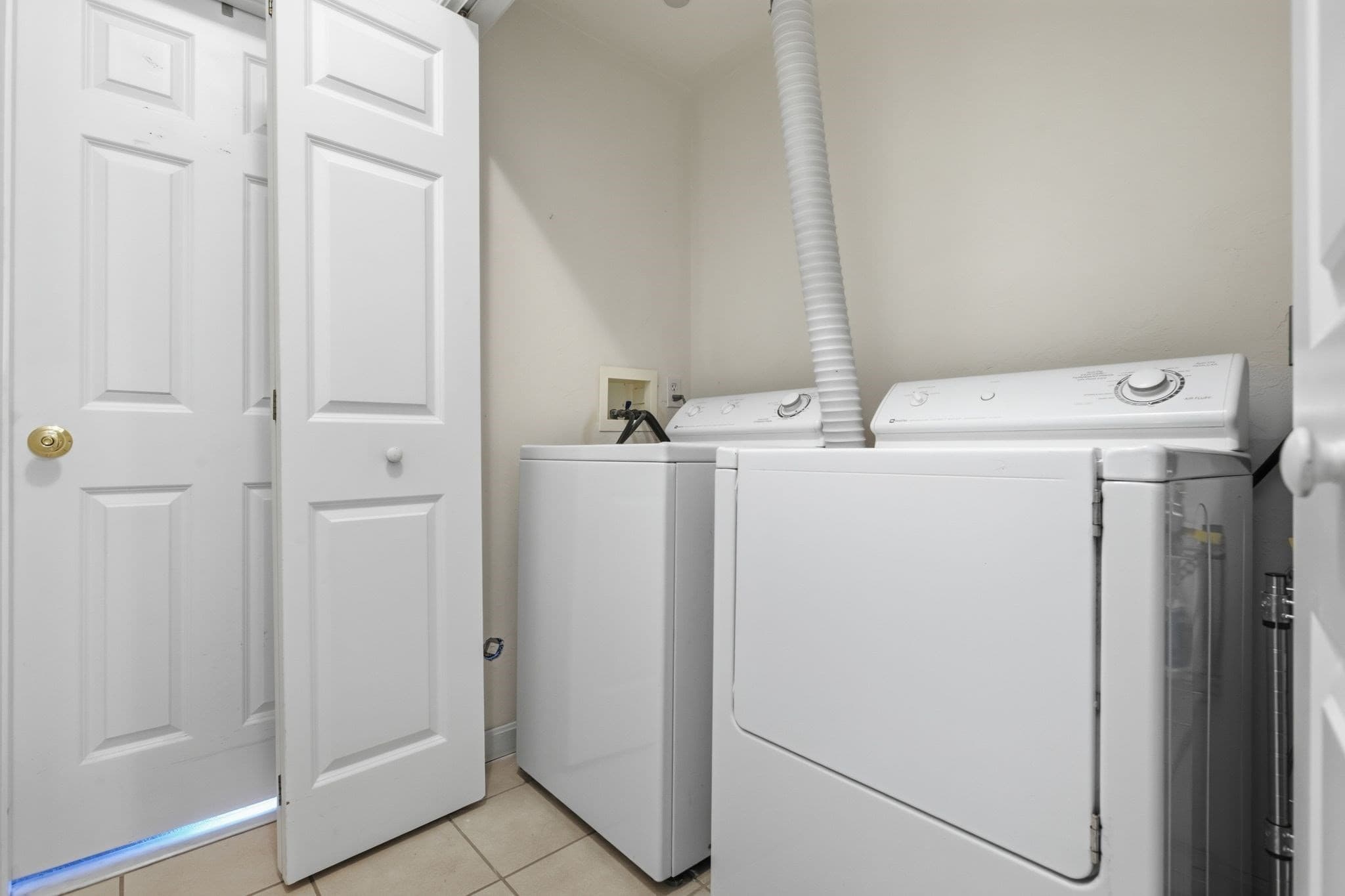 Condominium at 252 Albion St # 24, Wakefield MA 01880, Wakefield, photo 34 of 39