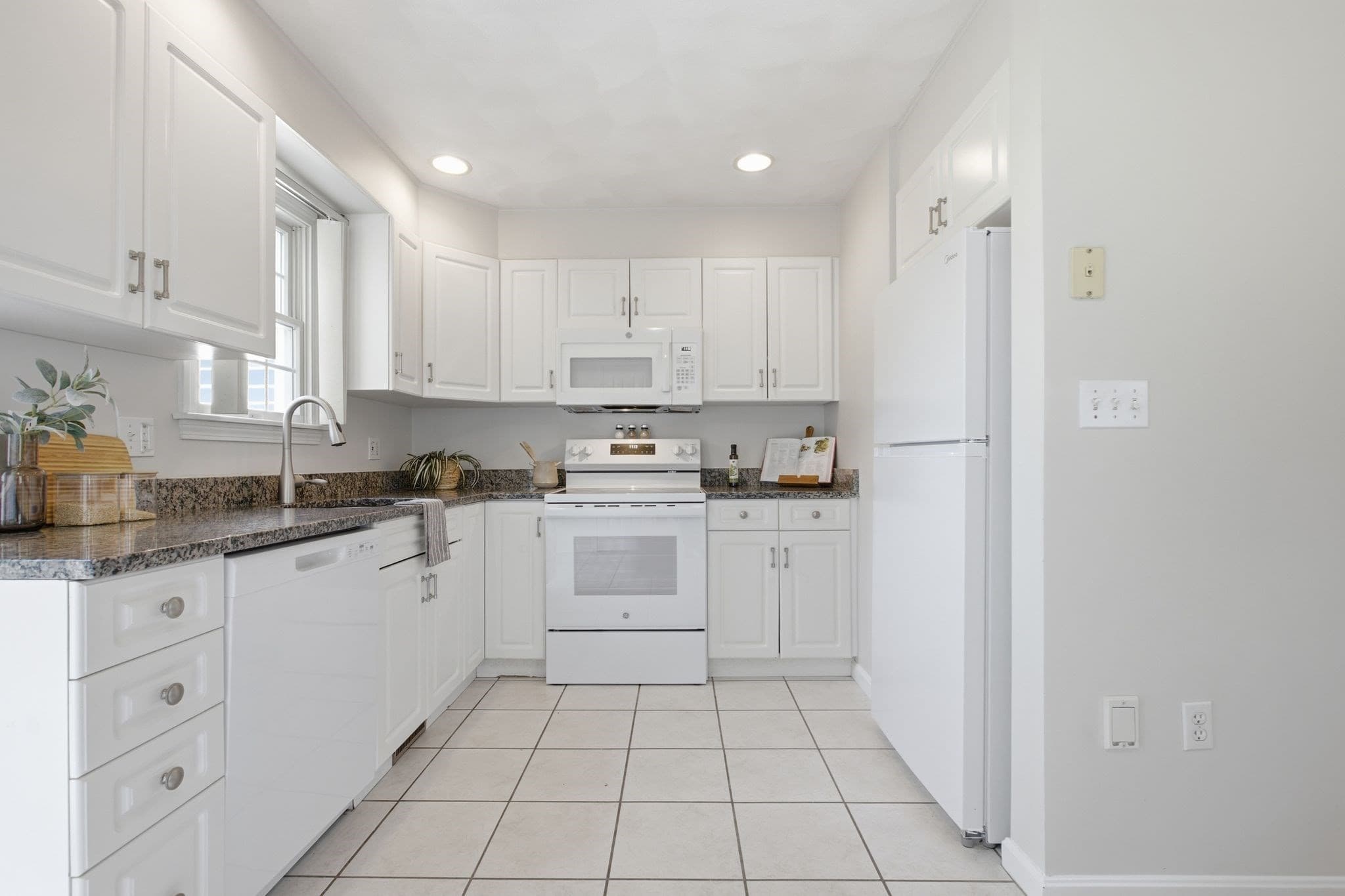 Condominium at 252 Albion St # 24, Wakefield MA 01880, Wakefield, photo 19 of 39