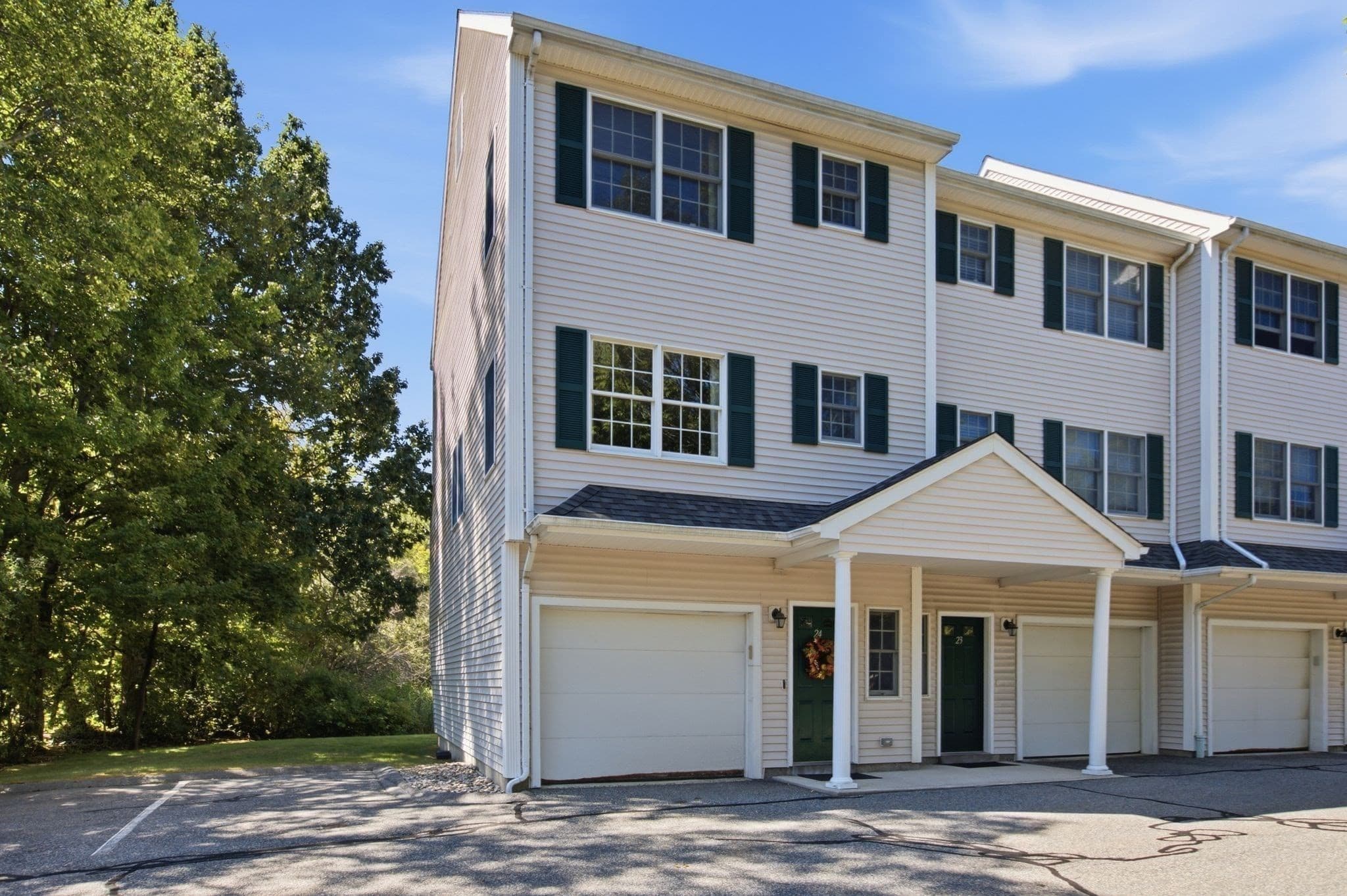 Condominium at 252 Albion St # 24, Wakefield MA 01880, Wakefield, photo 4 of 39