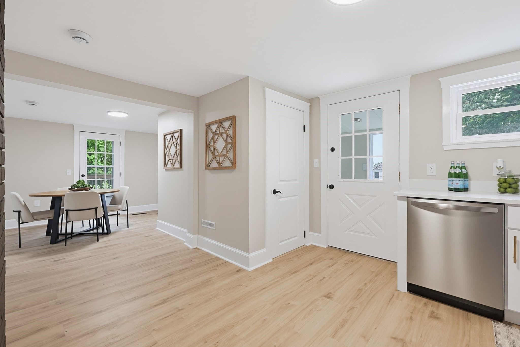 Single Family Residence at 4 Ryan St, Randolph MA 02368, photo 12 of 33