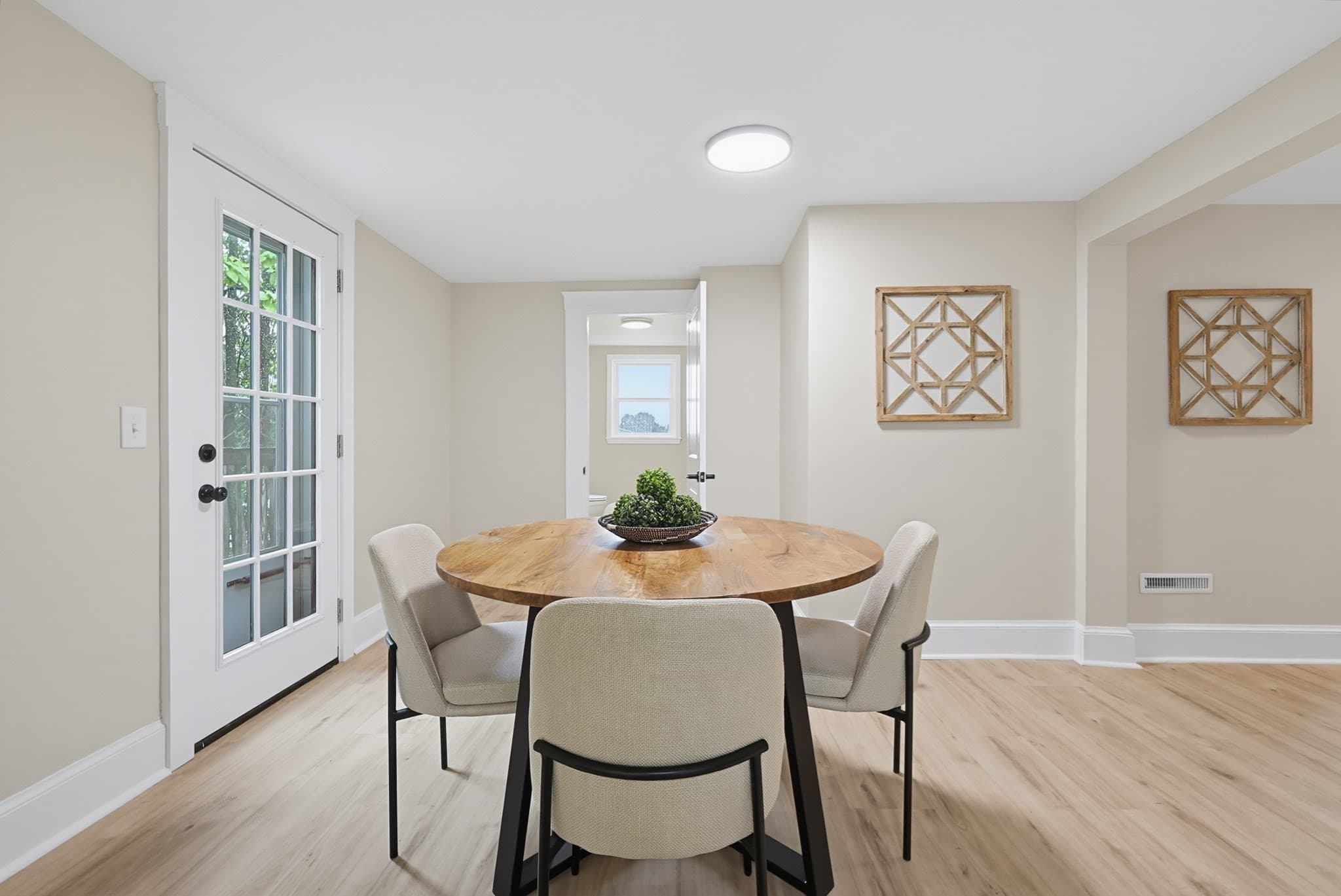 Single Family Residence at 4 Ryan St, Randolph MA 02368, photo 7 of 33