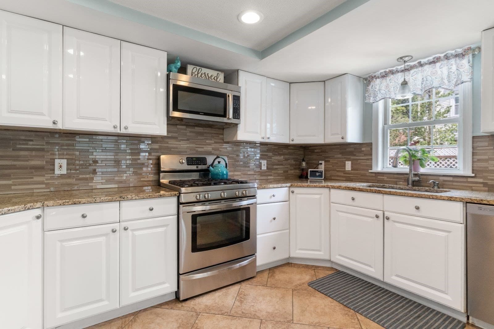 Single Family Residence at 22 Aberdeen Ave, Waltham MA 02453, photo 12 of 40