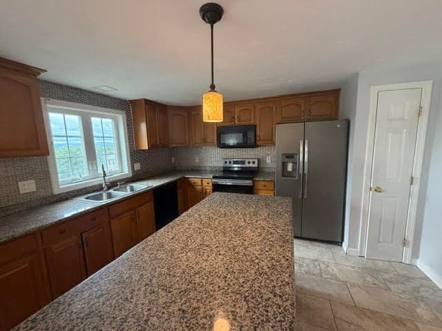 Single Family Residence at 4 Pearlbush Path, Worcester MA 01607, Worcester, photo 22 of 39