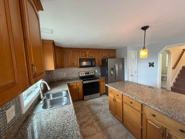 Single Family Residence at 4 Pearlbush Path, Worcester MA 01607, Worcester, photo 32 of 39