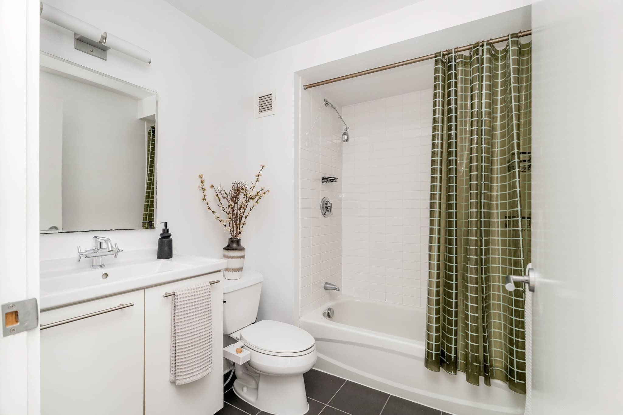 Condominium at 1 Earhart St # 316, Cambridge MA 02141, Cambridge, photo 19 of 20