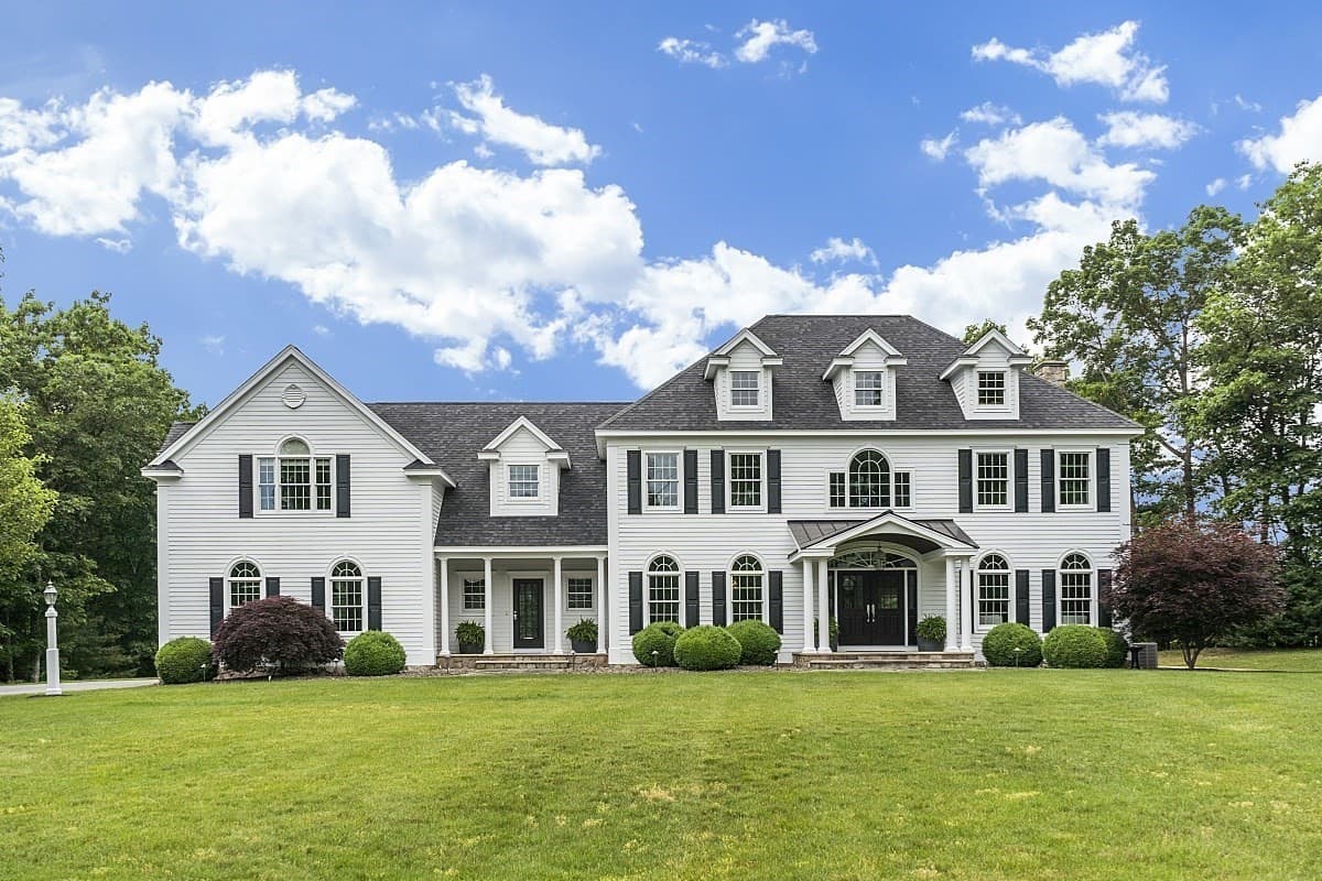 17 Bennington Rd, Windham NH 03087