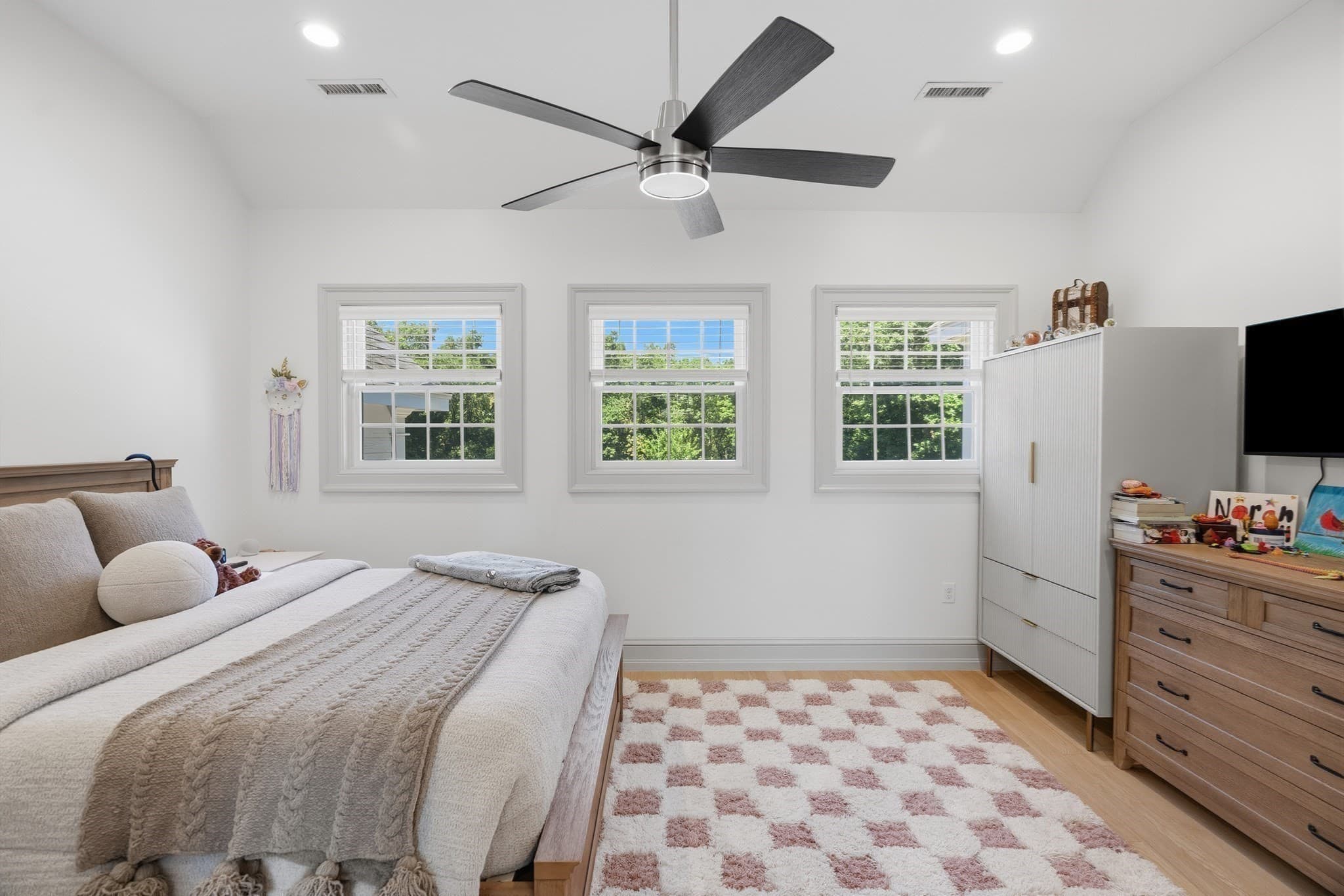 Single Family Residence at 17 Bennington Rd, Windham NH 03087, Windham, photo 30 of 42