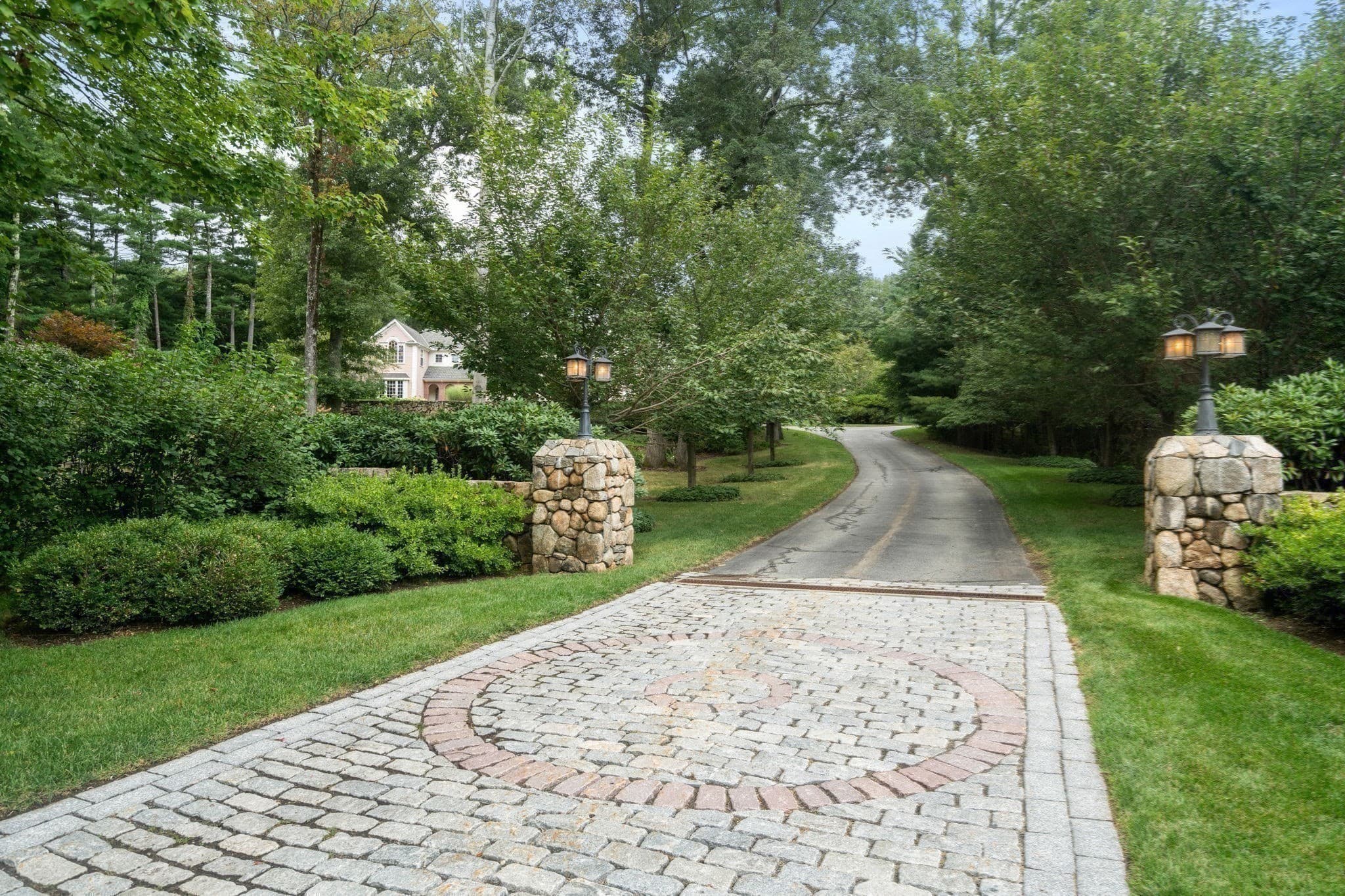 Single Family Residence at 5 Hamlins Crossing, Dover MA 02030, Dover, photo 7 of 37