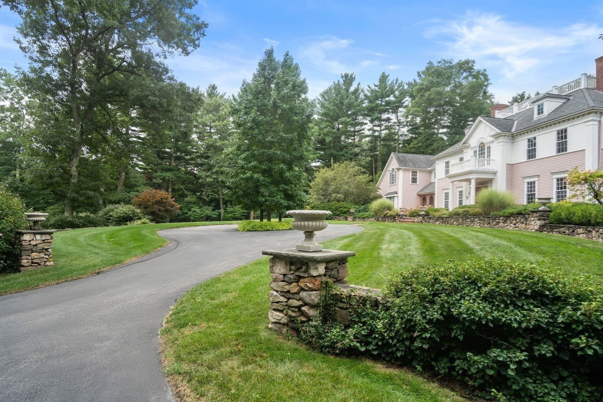 Single Family Residence at 5 Hamlins Crossing, Dover MA 02030, Dover, photo 3 of 37
