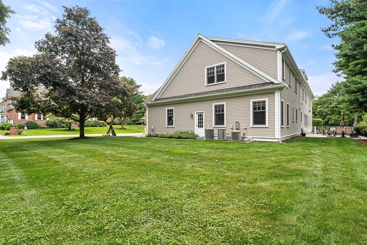 Single Family Residence at 37 Mayflower Road, Winchester MA 01890, Winchester, photo 4 of 42