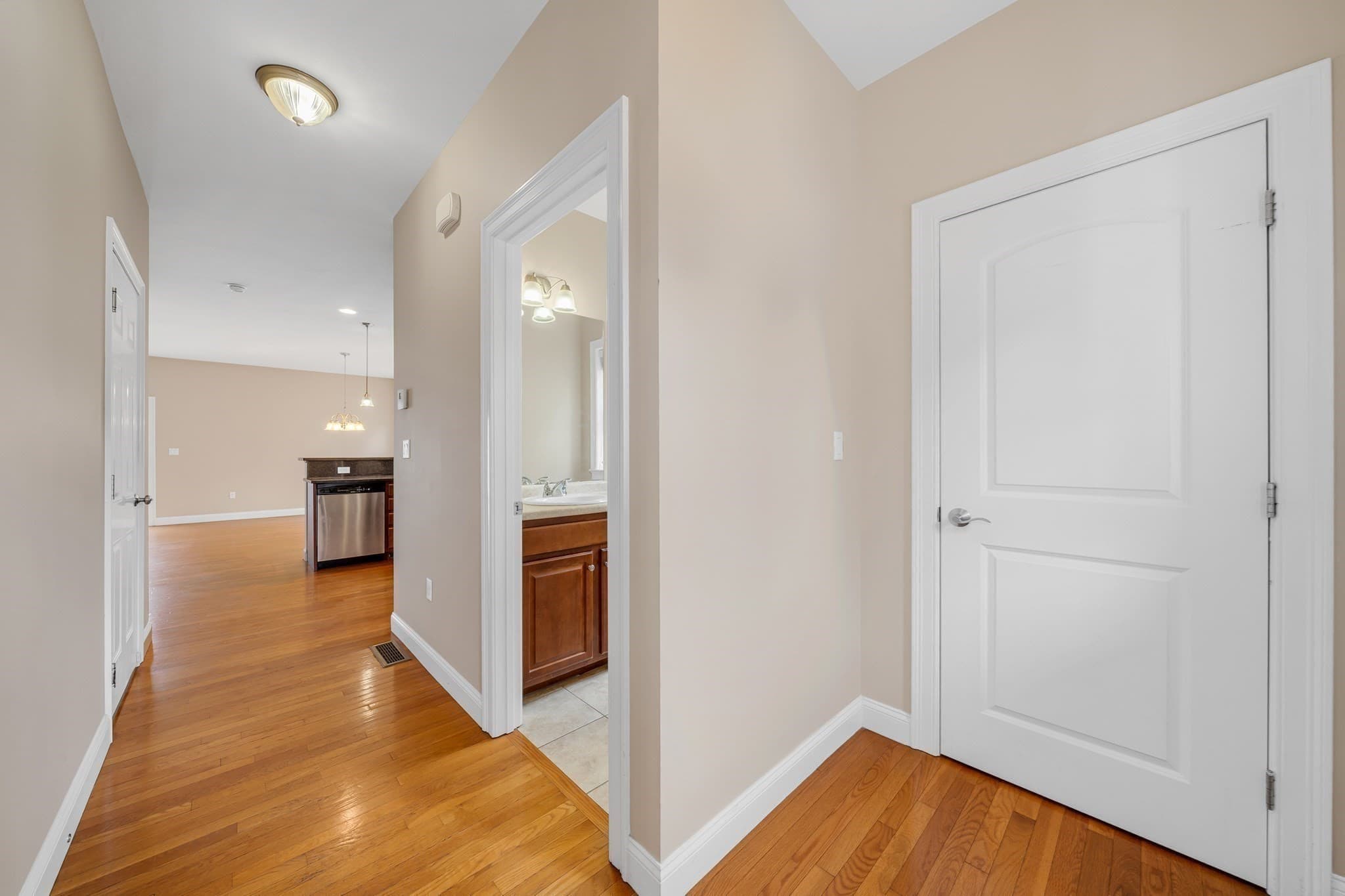Condominium at 21 County St. # B, Peabody MA 01960, Peabody, photo 5 of 40