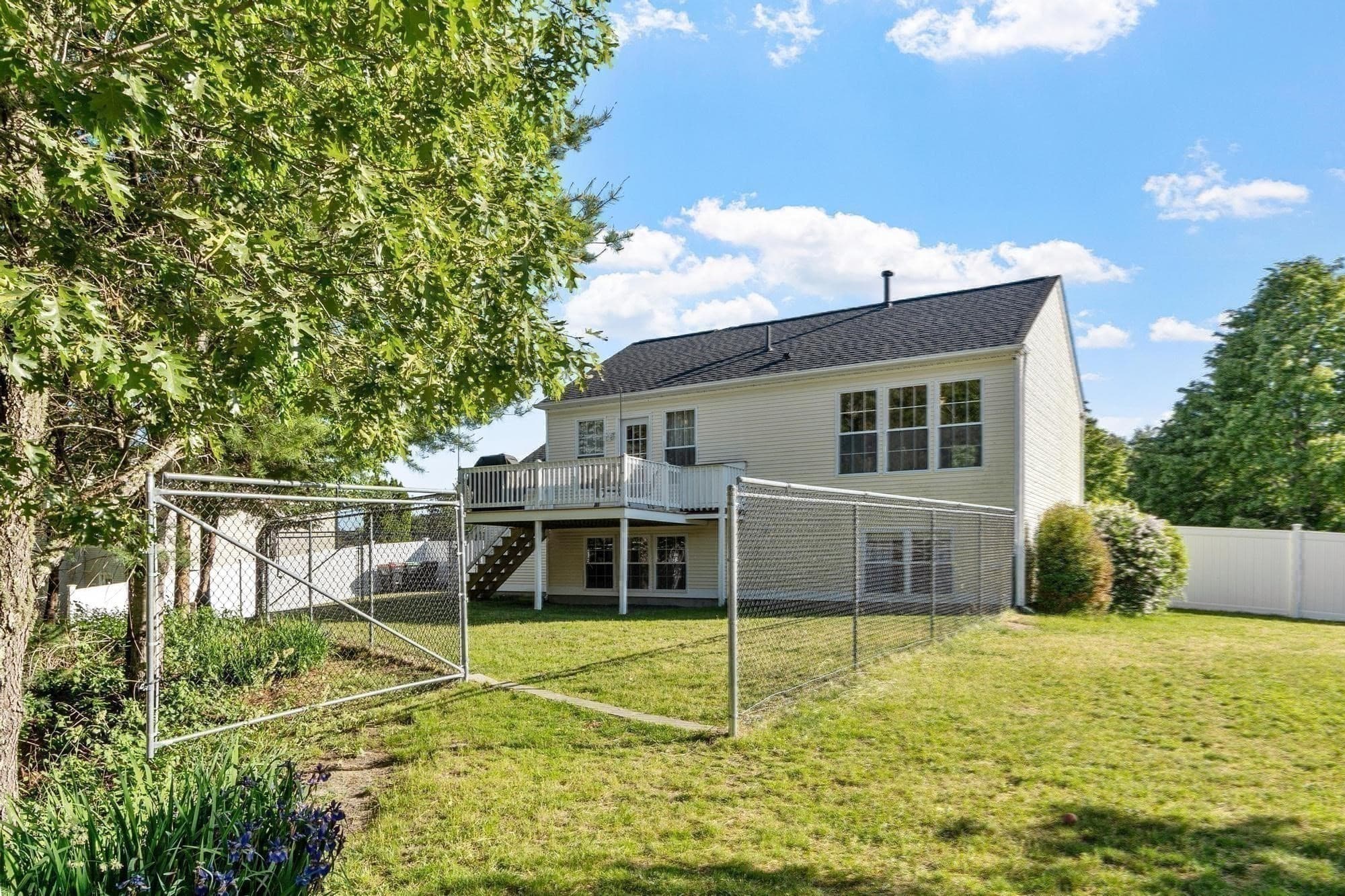 Single Family Residence at 131 Nathan Ln, Plymouth MA 02360, photo 26 of 39