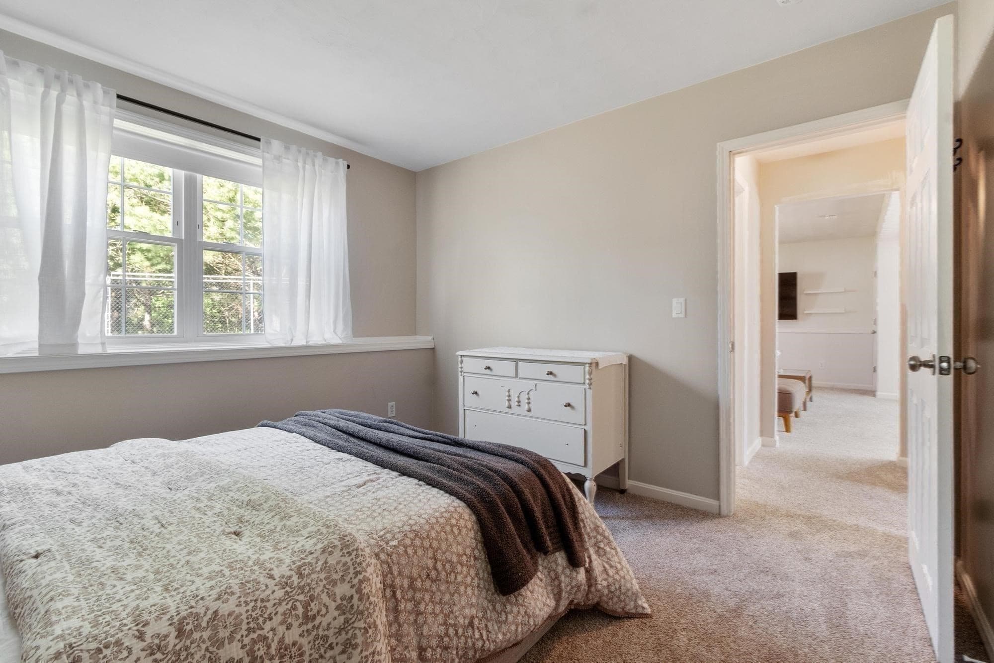 Single Family Residence at 131 Nathan Ln, Plymouth MA 02360, photo 22 of 39