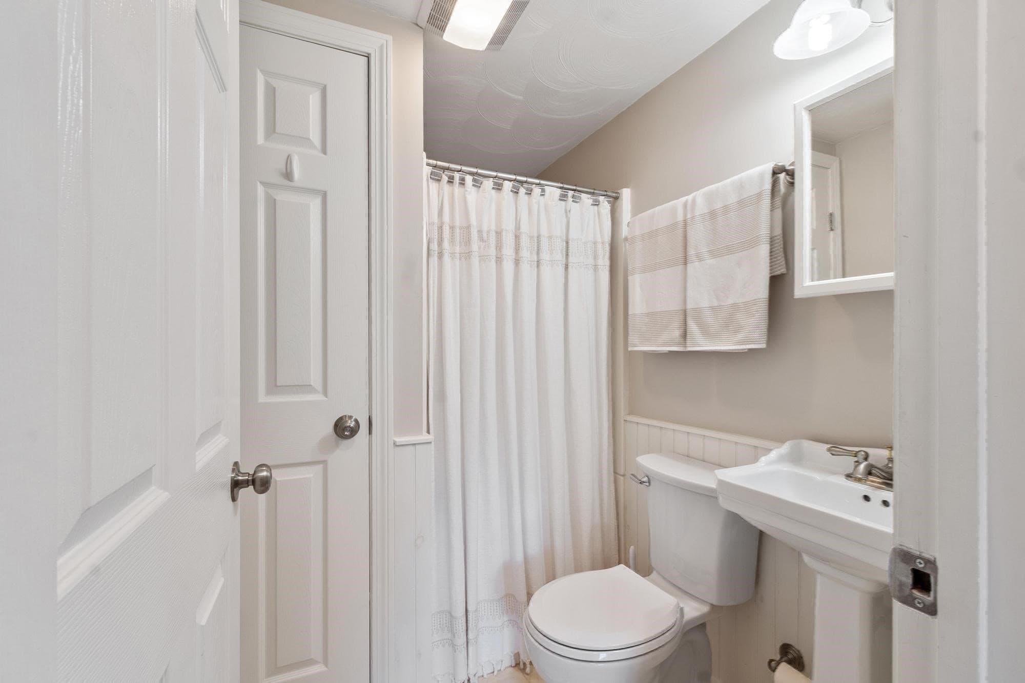 Single Family Residence at 131 Nathan Ln, Plymouth MA 02360, photo 20 of 39