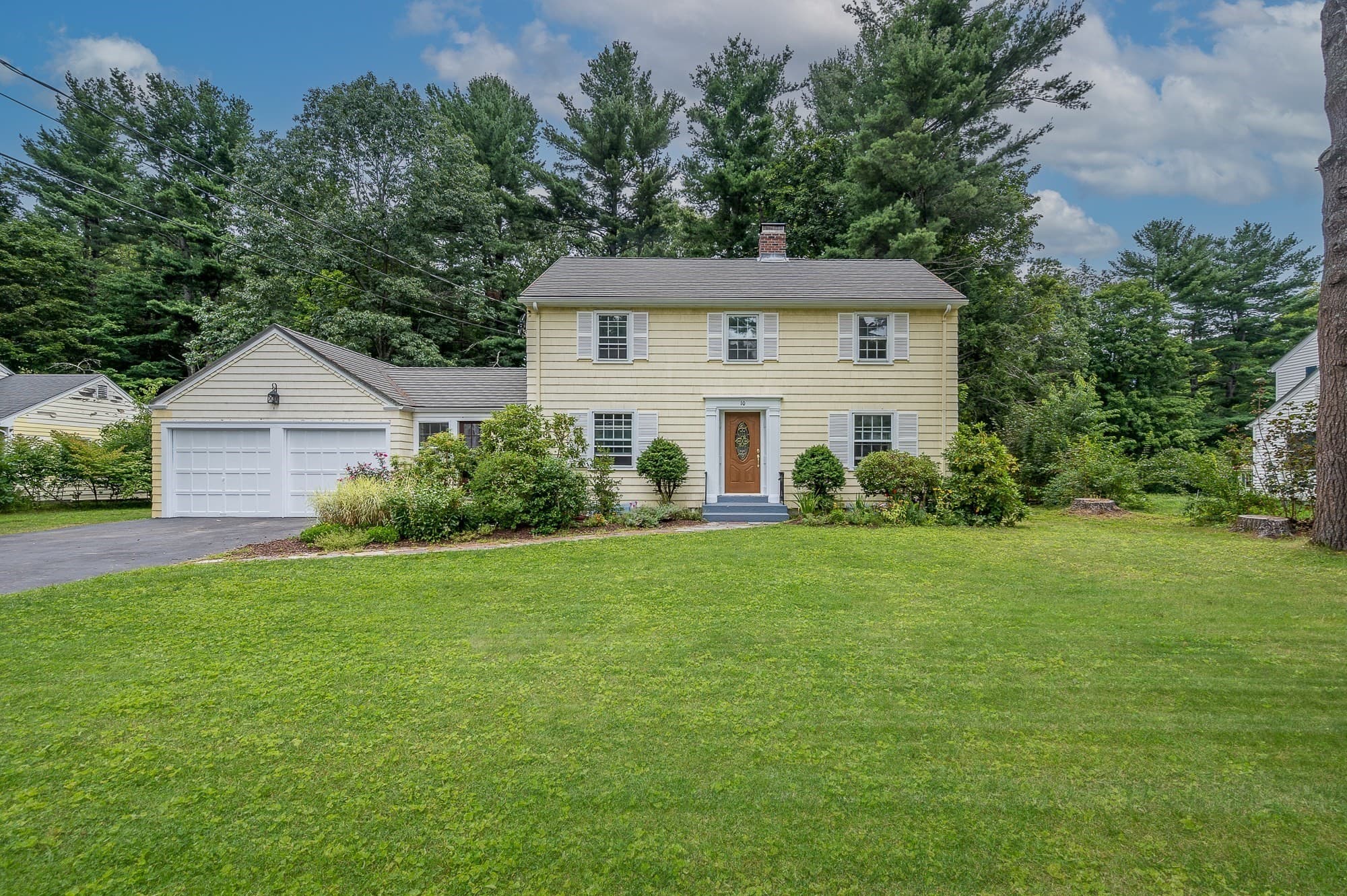 10 Damon Rd, Holden MA 01520