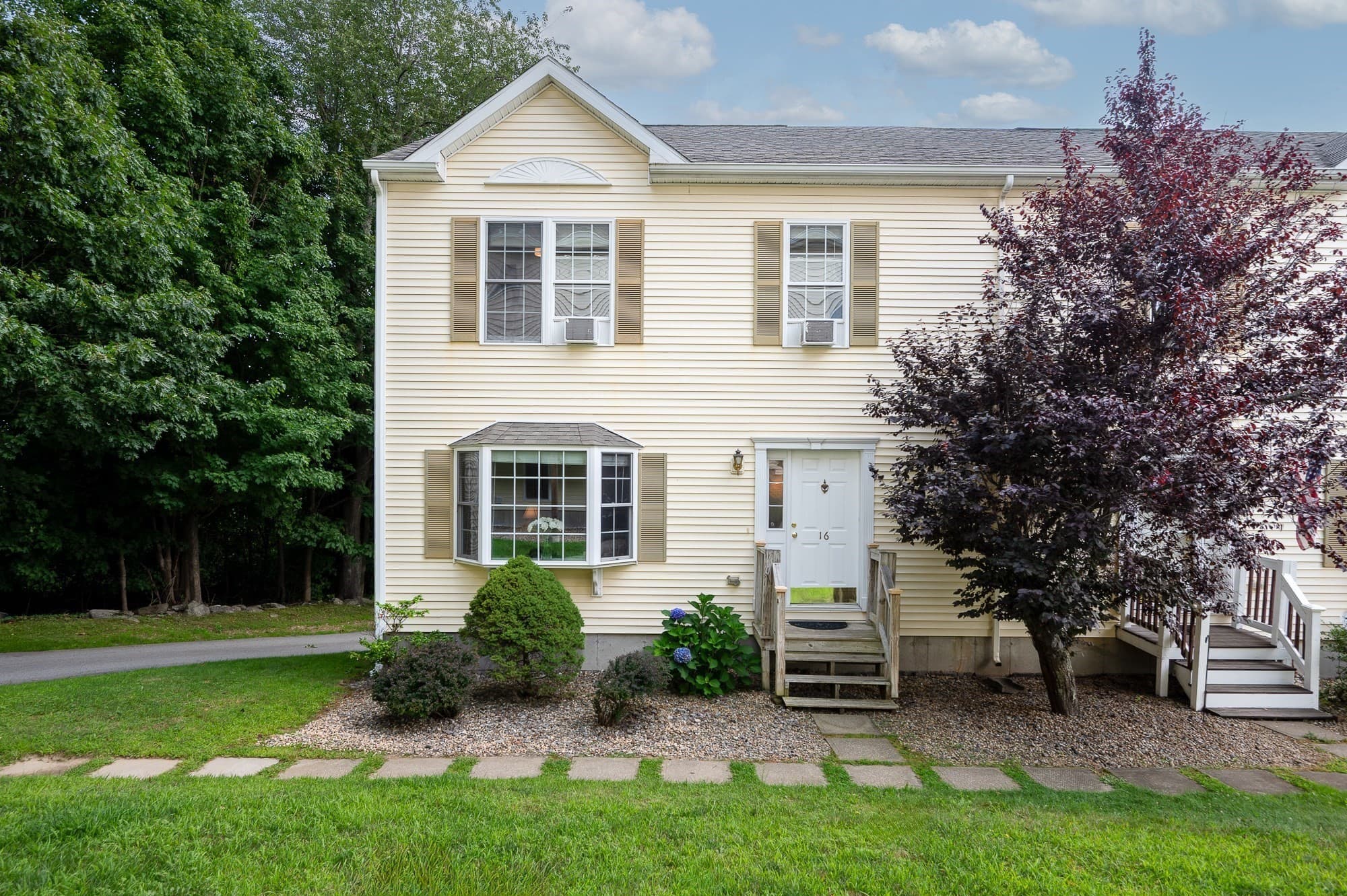 Condominium at 16 Central Tree Rd # 16, Rutland MA 01543, Rutland, photo 2 of 37
