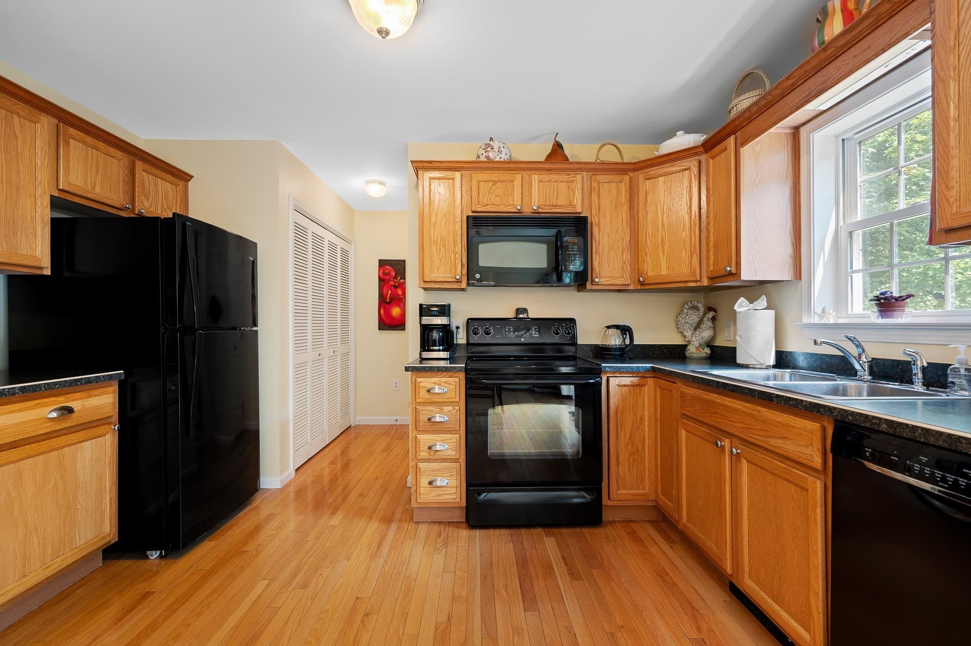 Condominium at 16 Central Tree Rd # 16, Rutland MA 01543, Rutland, photo 8 of 37