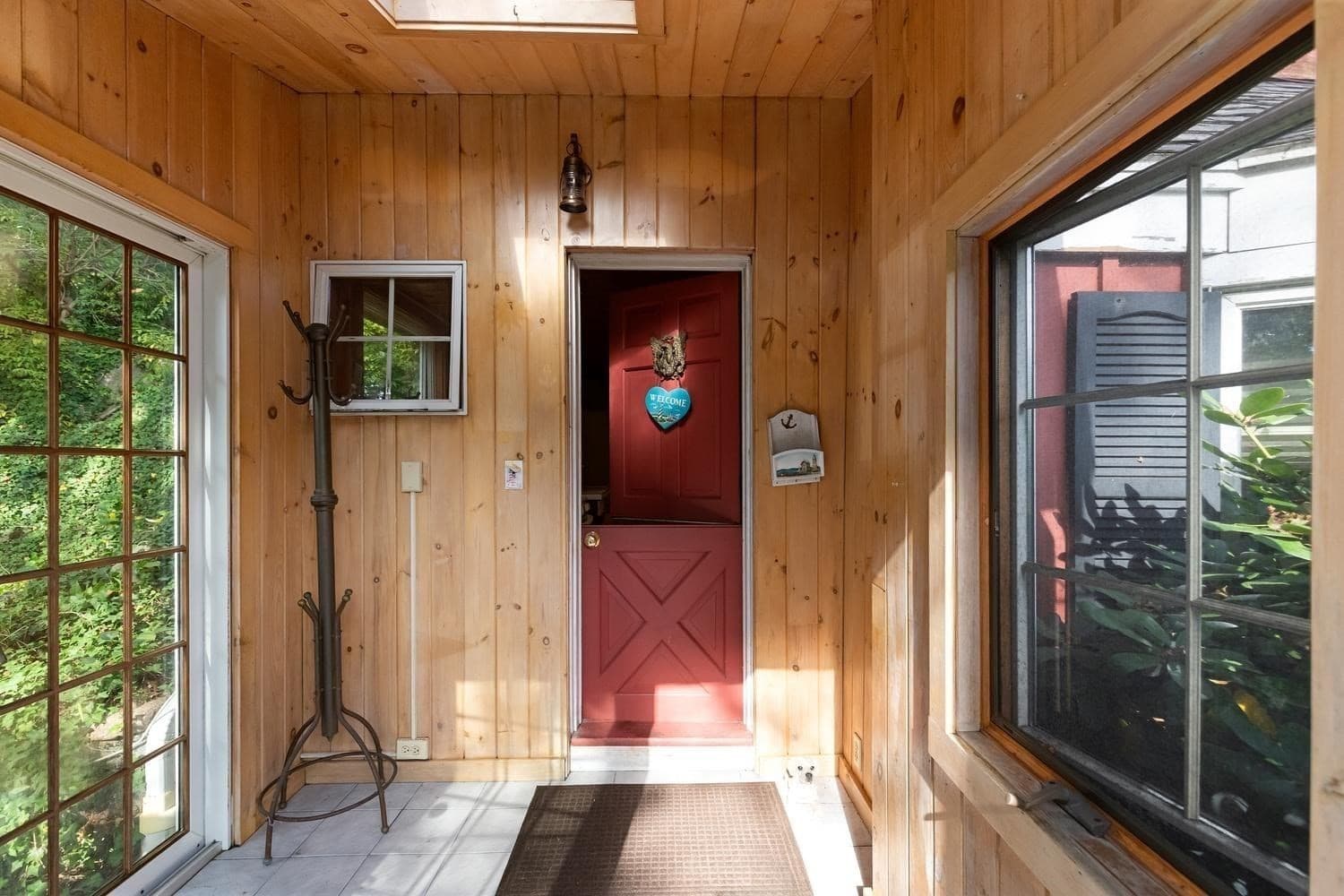 Single Family Residence at 350 Washington Street, Gloucester MA 01930, Gloucester, photo 6 of 42