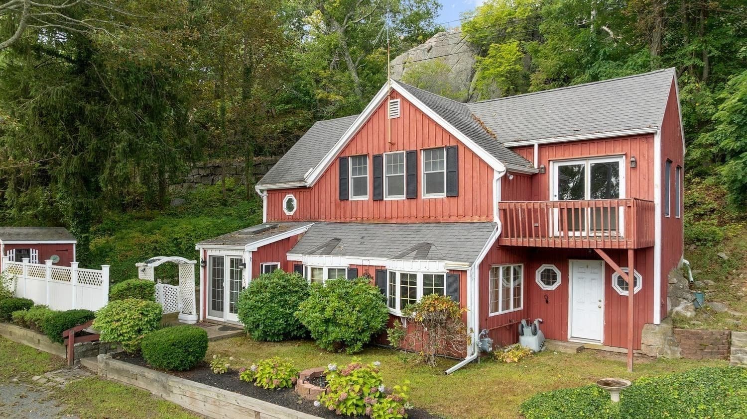 Single Family Residence at 350 Washington Street, Gloucester MA 01930, Gloucester, photo 3 of 42