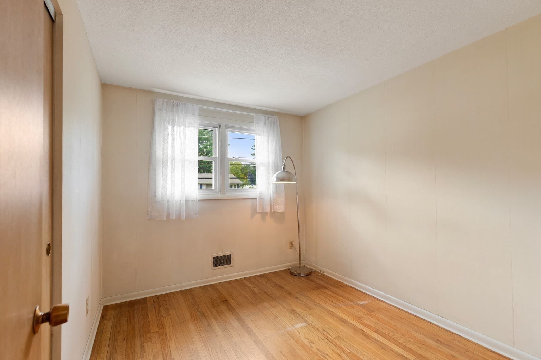 Single Family Residence at 5 Jackson Ave, Peabody MA 01960, Peabody, photo 27 of 36