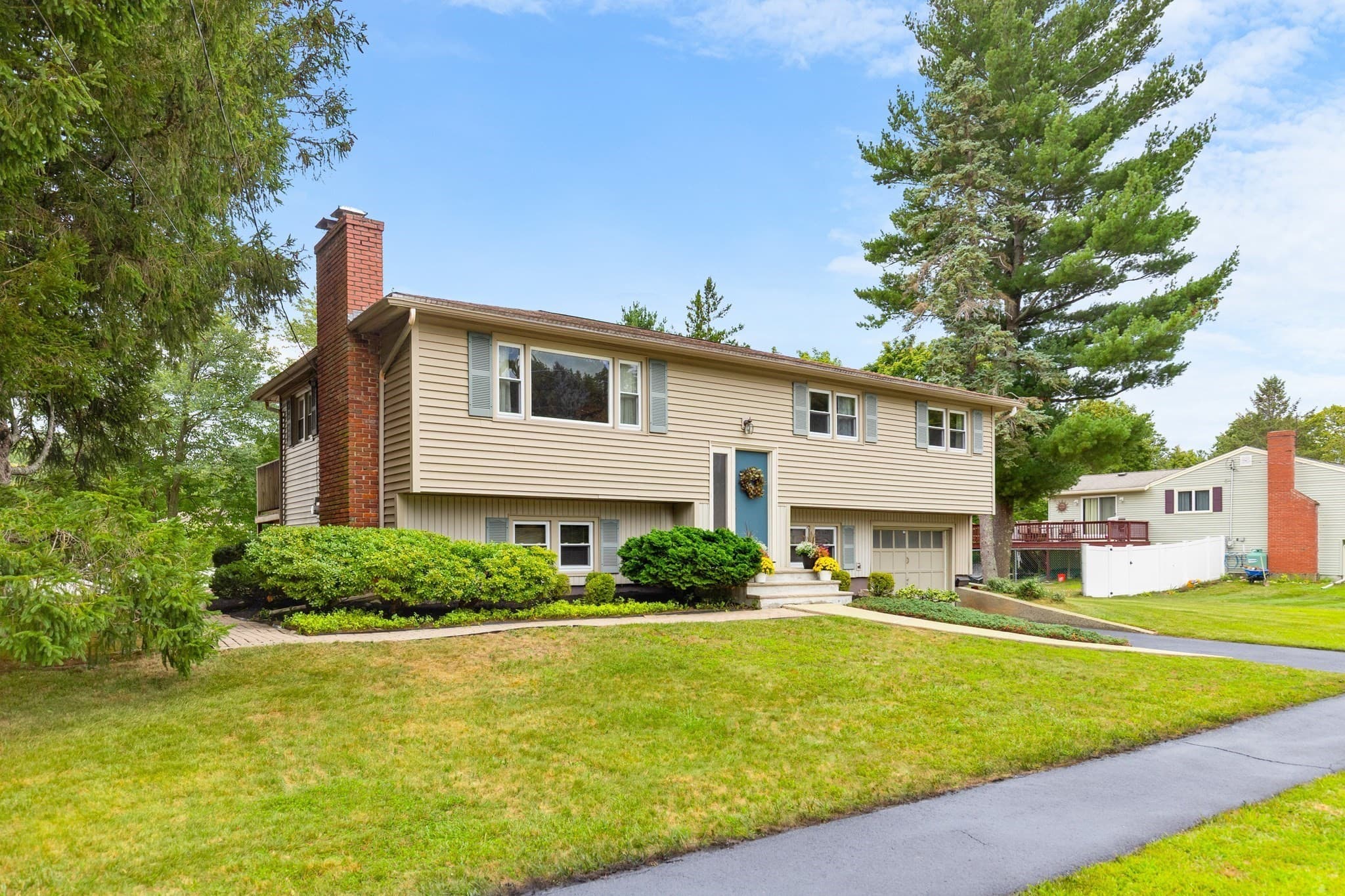 Single Family Residence at 5 Jackson Ave, Peabody MA 01960, Peabody, photo 3 of 36