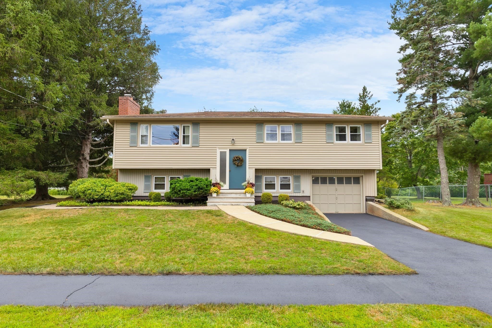 5 Jackson Ave, Peabody MA 01960
