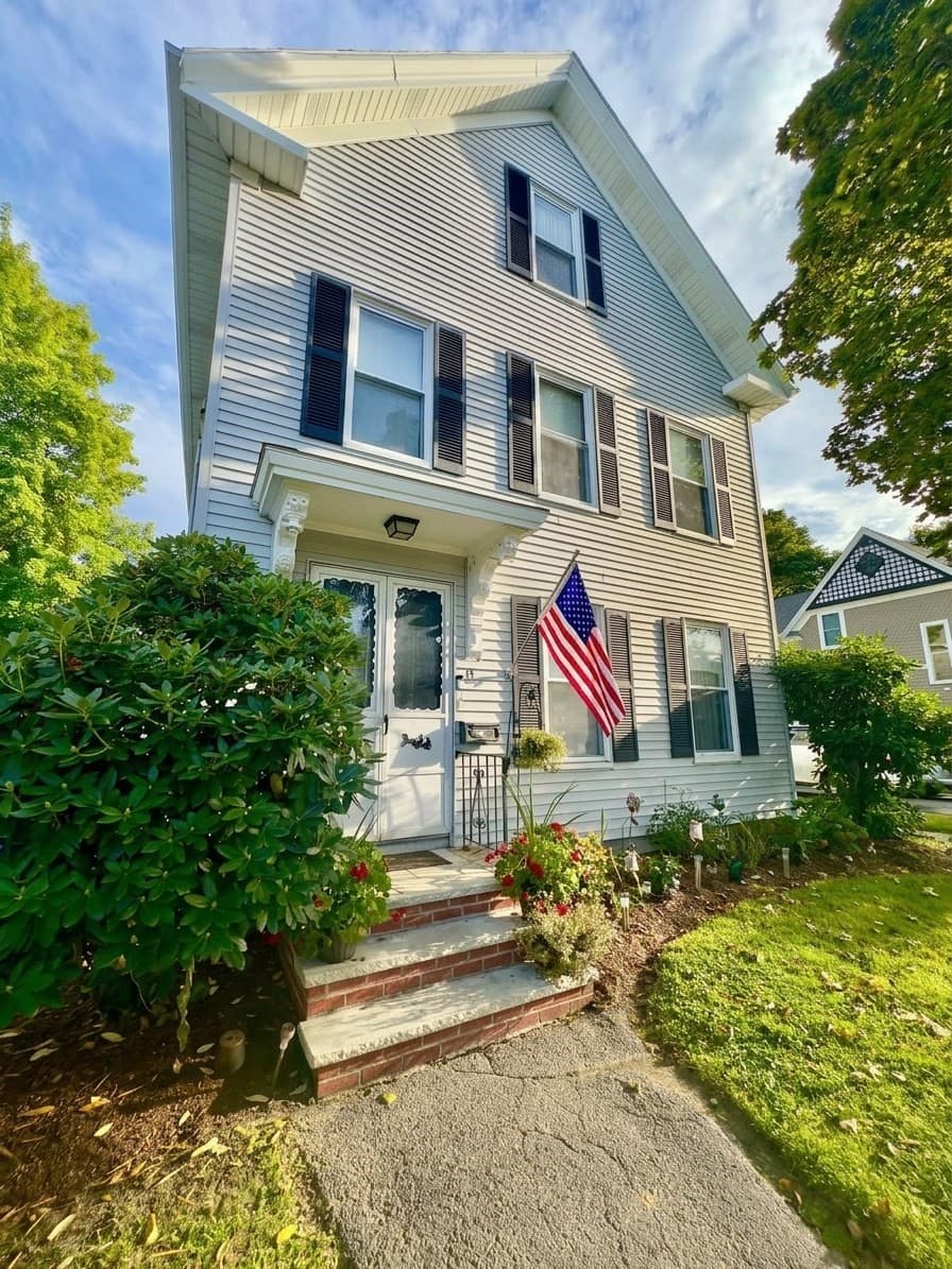 39 School St, Rockland MA 02370