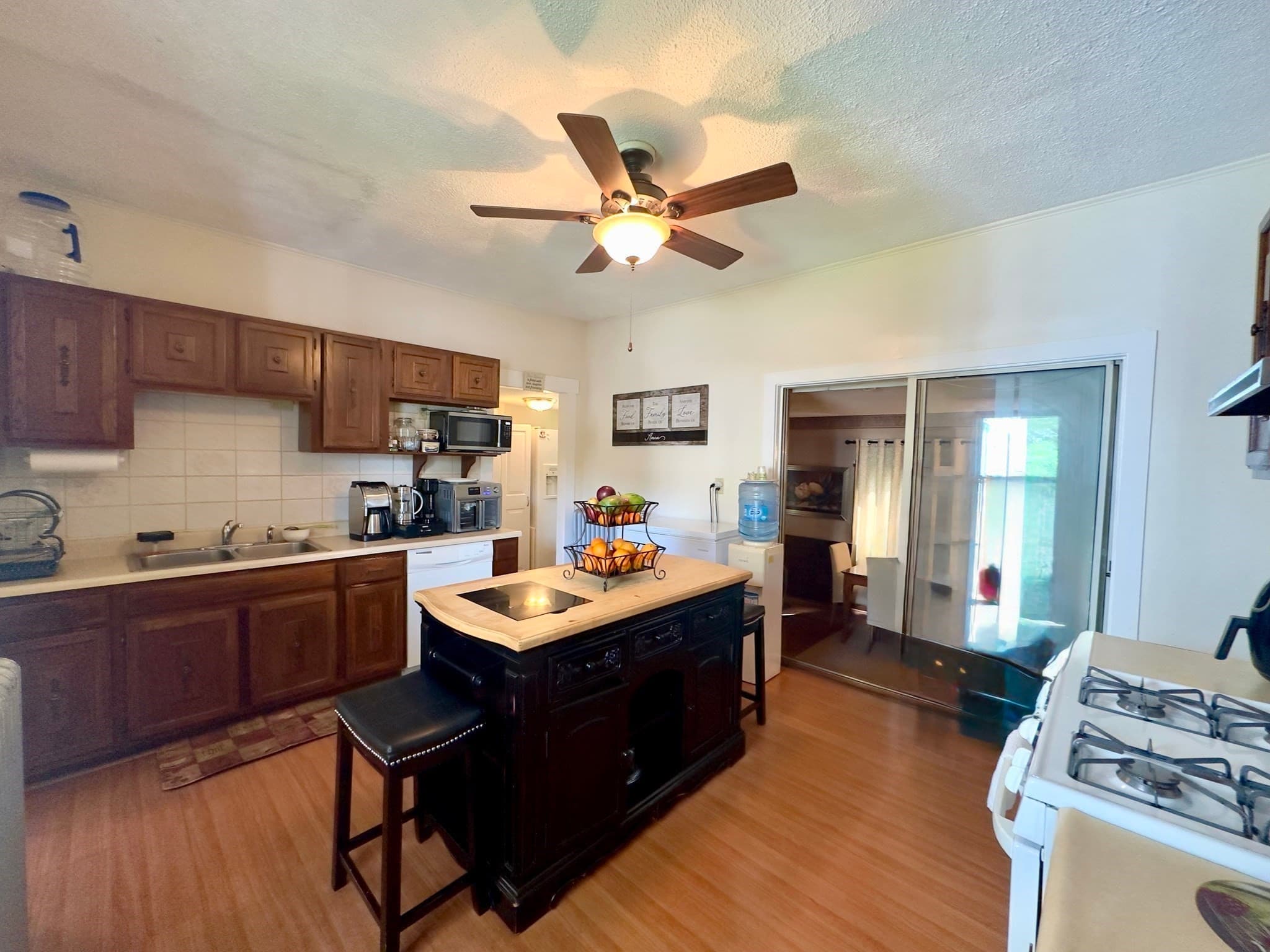 Multi Family at 39 School St, Rockland MA 02370, Rockland, photo 8 of 35
