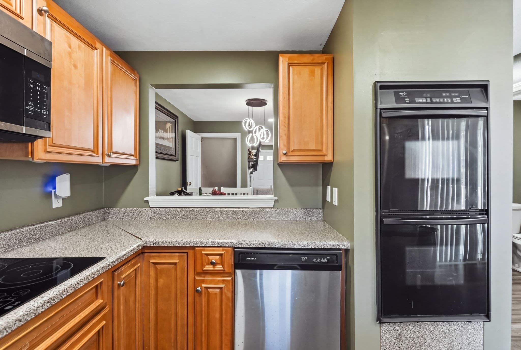 Condominium at 47 Lawn St # 47, Attleboro MA 02703, Attleboro, photo 12 of 40