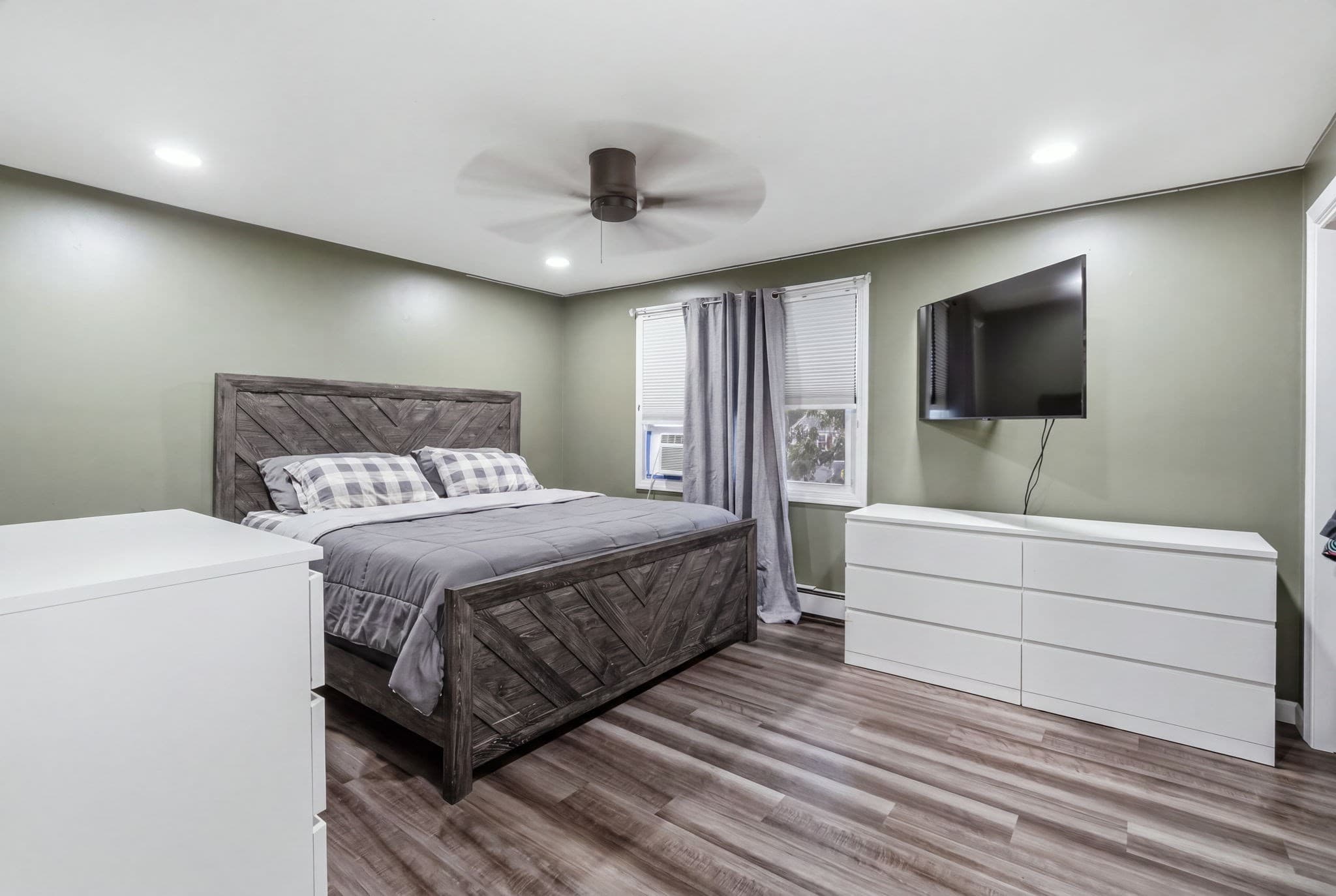Condominium at 47 Lawn St # 47, Attleboro MA 02703, Attleboro, photo 22 of 40